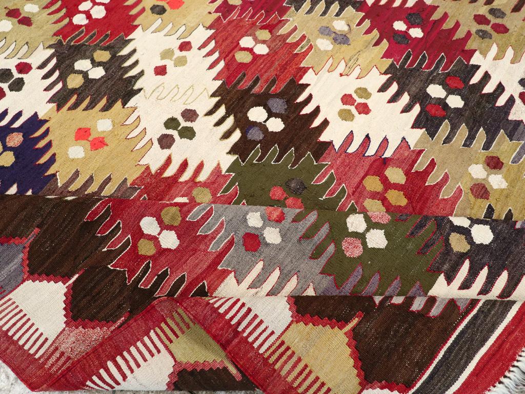 21st Century Modern Turkish Flatweave Room Size Carpet Siglo XXI y contemporáneo en venta