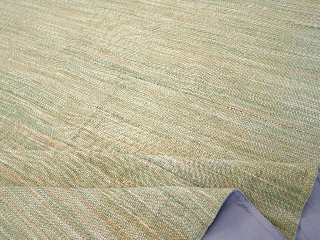 21st Century Modern Turkish Flatweave Room Size Carpet (21. Jahrhundert und zeitgenössisch) im Angebot