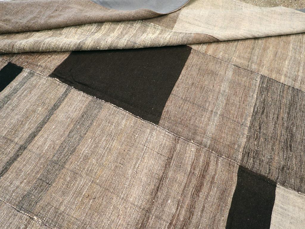 21st Century Modern Turkish Flatweave Room Size Carpet (Wolle) im Angebot
