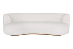 Sofá moderno Twins curvo, bouclé italiano, hecho a mano en Portugal por Greenapple