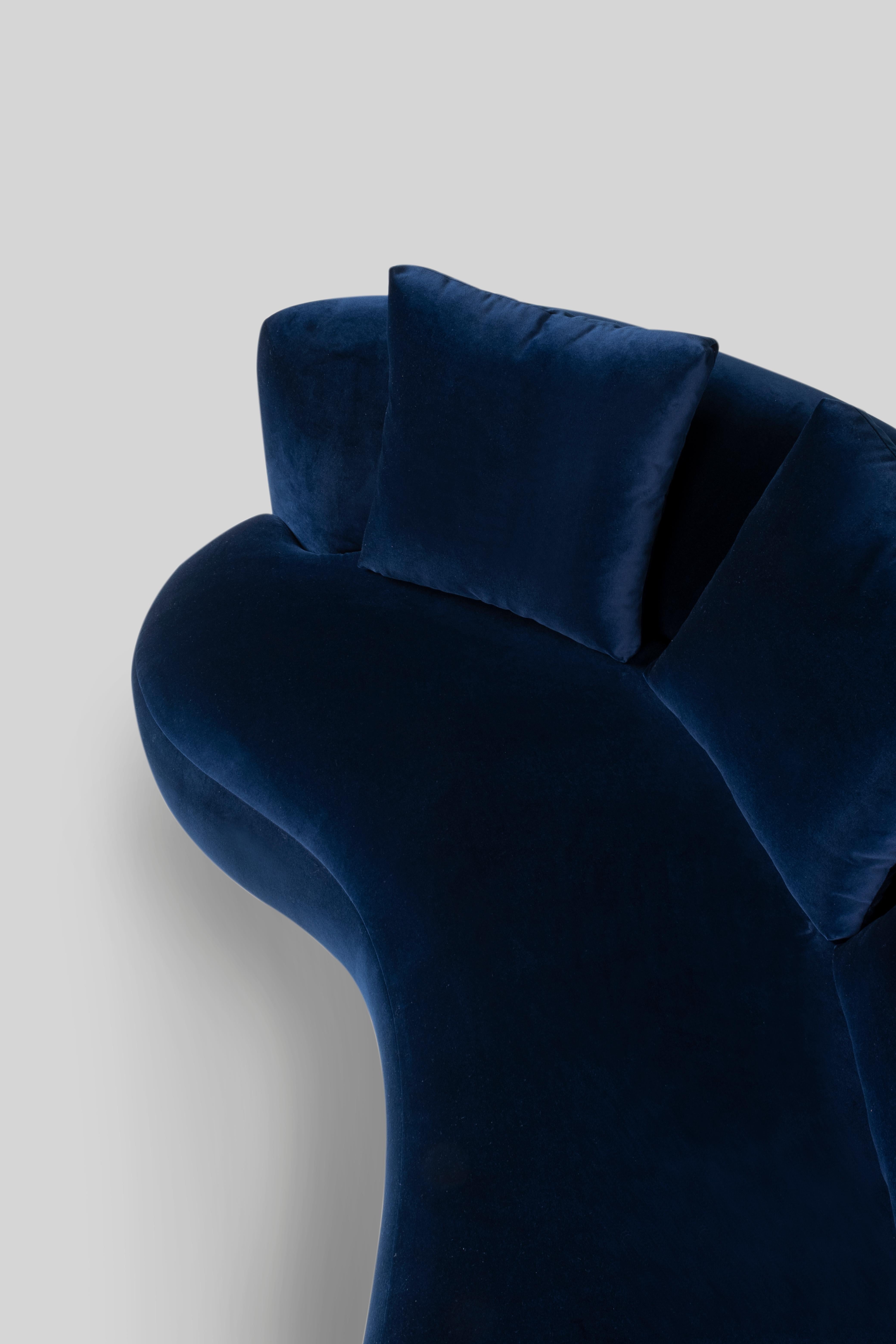 Sofá curvo gemelo moderno orgánico, terciopelo azul marino, hecho a mano Portugal by Greenapple en Nuevo estado para la venta en Lisboa, PT