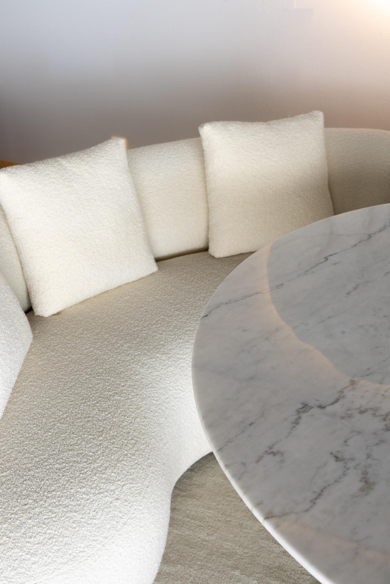 The Modernity Twins Curved Sofa, White Bouclé, Handmade Portugal by Greenapple en vente 2