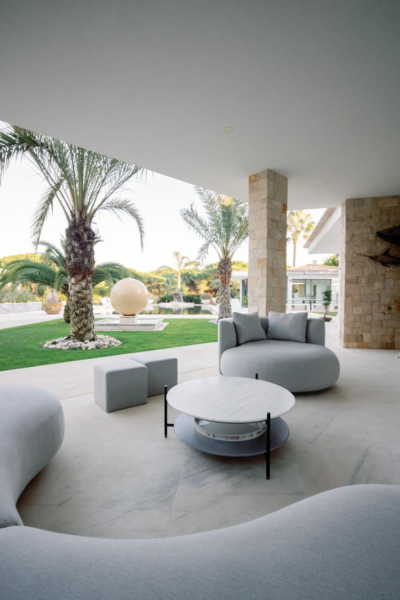 Modernes Zwillingssofa für draußen, Sunbrella-Stoff, handgefertigt in Portugal von Greenapple im Angebot 1