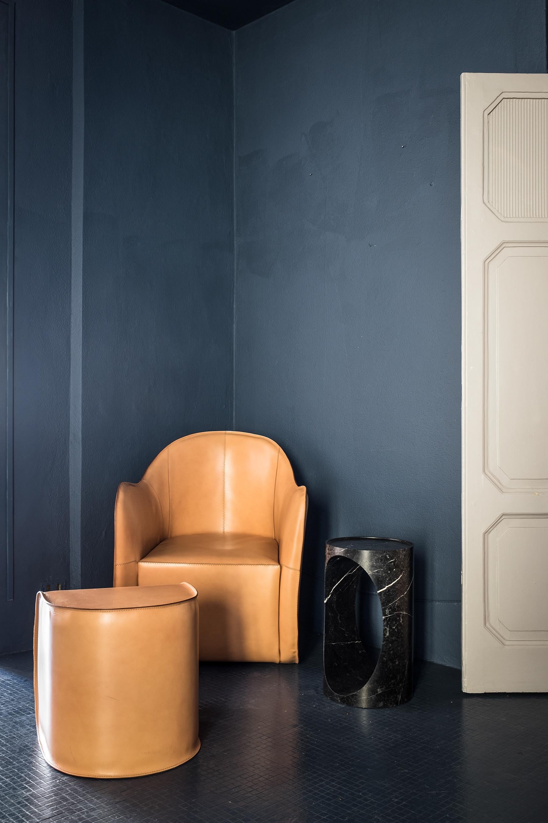 Ensemble de fauteuil et pouf Ultralight modernes du 21e siècle en cuir de peau en vente 1