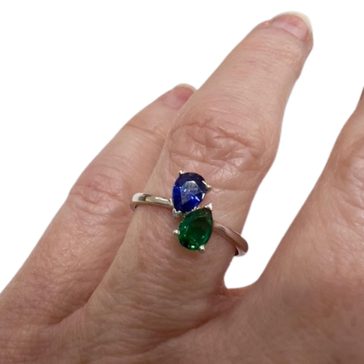 Women's 21st Century Modern with Sapphire and Emerald 18K Gold Ring For Sale