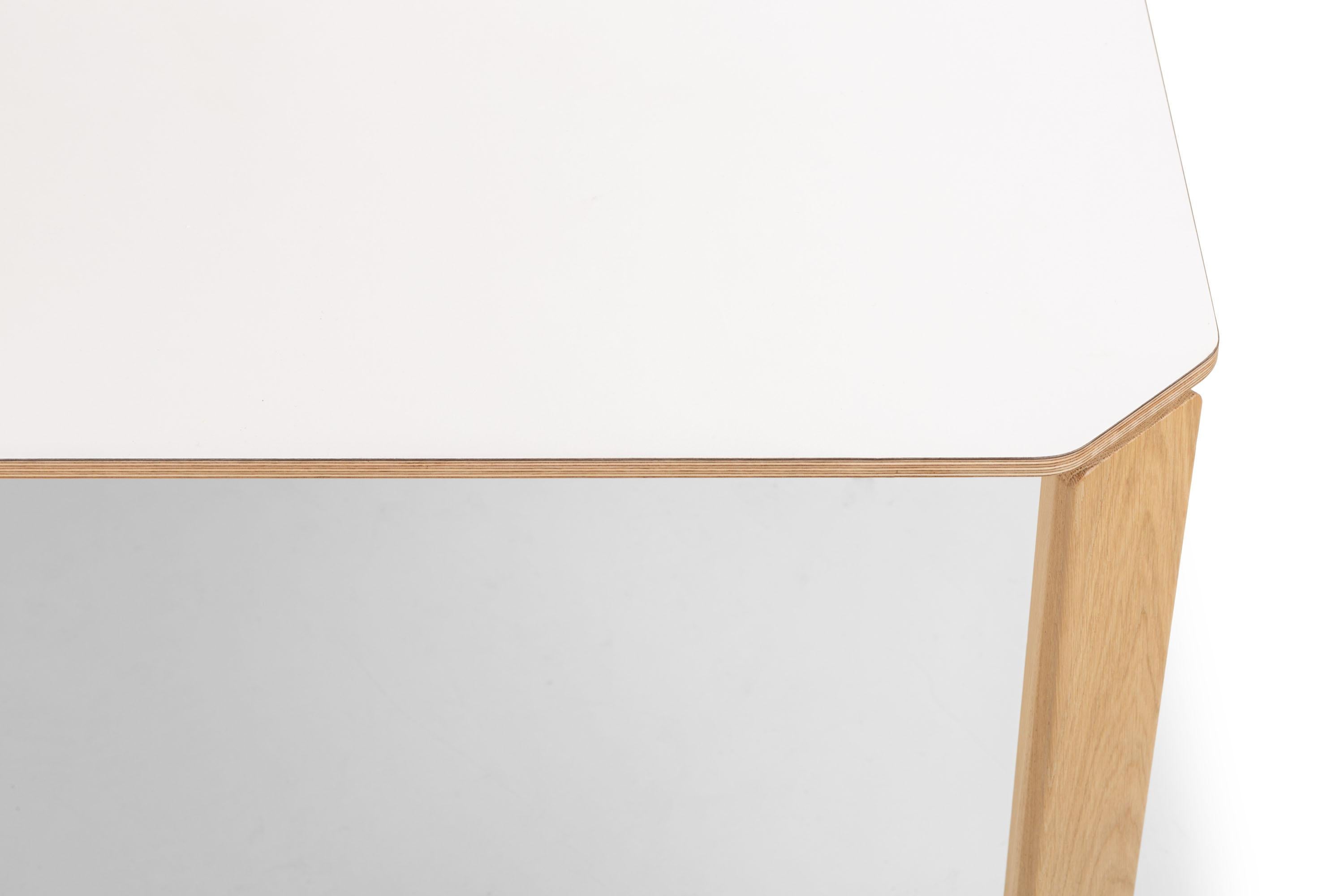 Moderne Table en bois moderne du 21e siècle avec plateau en stratifié blanc Ermete fabriqué en Italie en vente