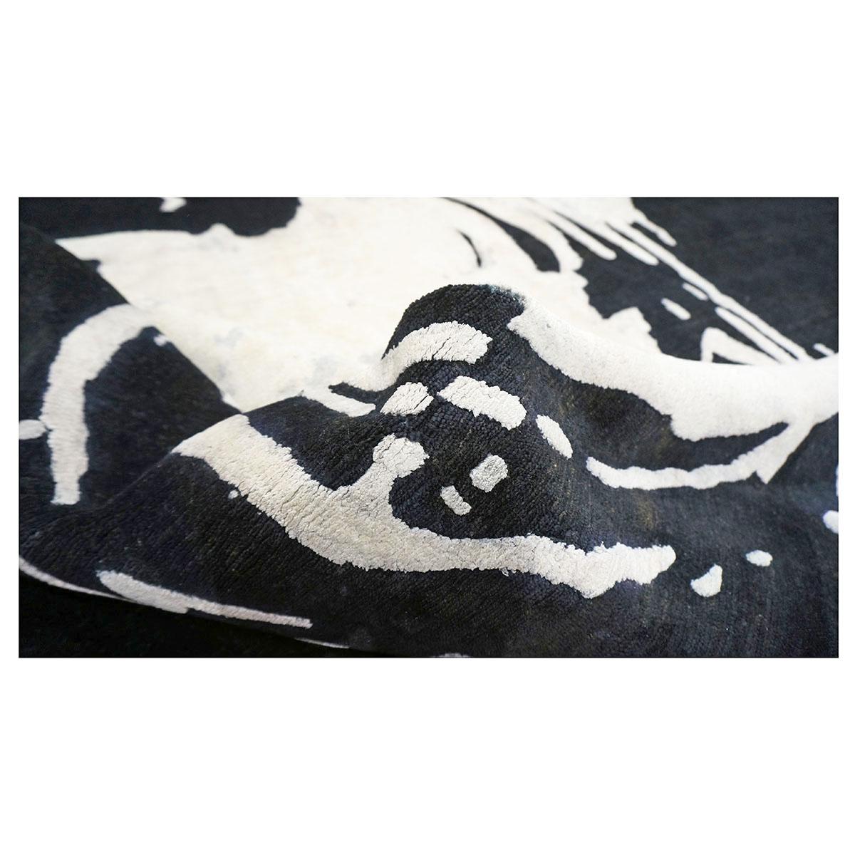 Contemporary 21st Century Modern Wool & Silk 9x12 Black & White Wave Design Handmade Area Rug For Sale