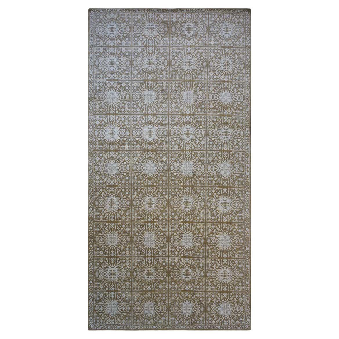 Moderner handgefertigter Teppich aus Wolle und Seide des 21. Jahrhunderts 9x18 in Weiß & Hellbraun