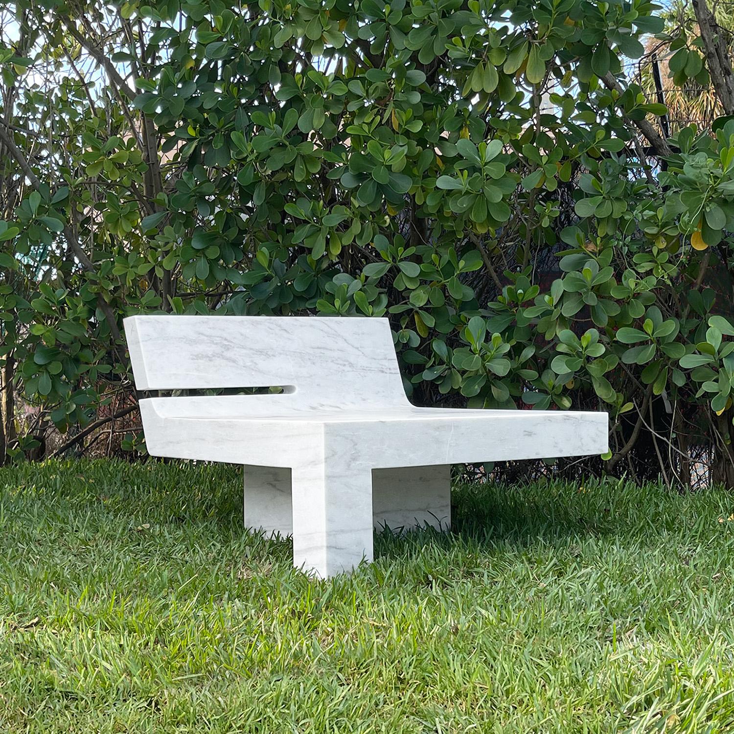 Panchina in marmo da giardino Montignoso del 21° secolo In condizioni buone in vendita a West Palm Beach, FL