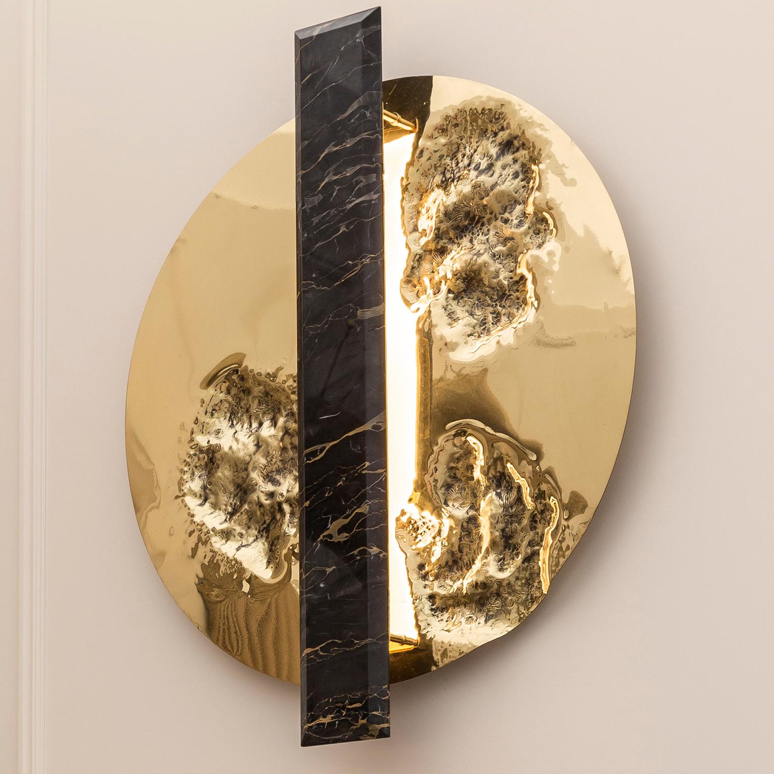 Modern Organic Moonlight Gold Wall Sconce, Hammered Polished Brass and Marble For Sale 1