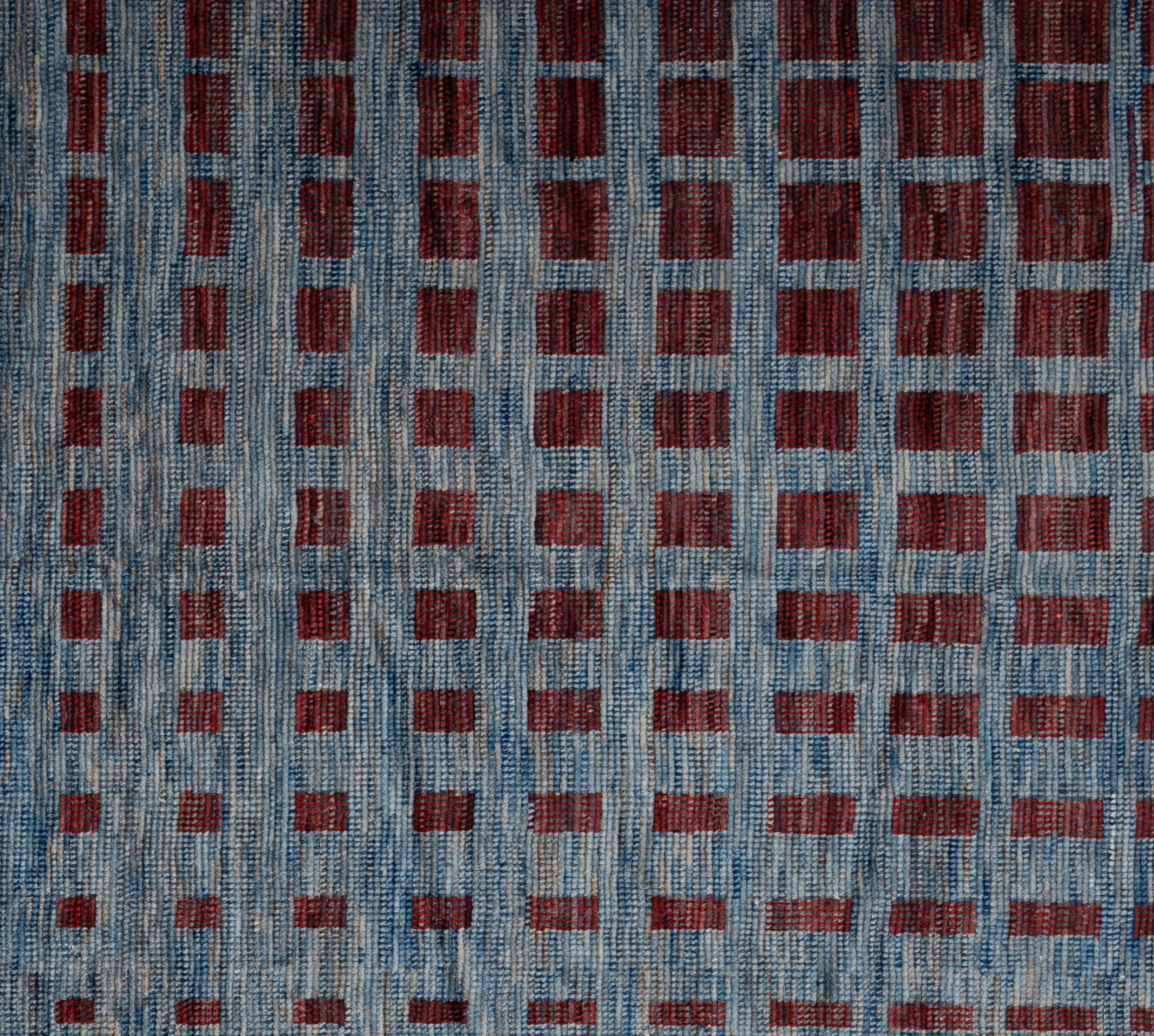 Rehaussez votre décoration intérieure avec ce magnifique tapis marocain, véritable chef-d'œuvre de l'artisanat. Avec des motifs complexes et des tons captivants. Ce tapis ajoute une touche d'élégance exotique à n'importe quelle pièce. Tissé à la