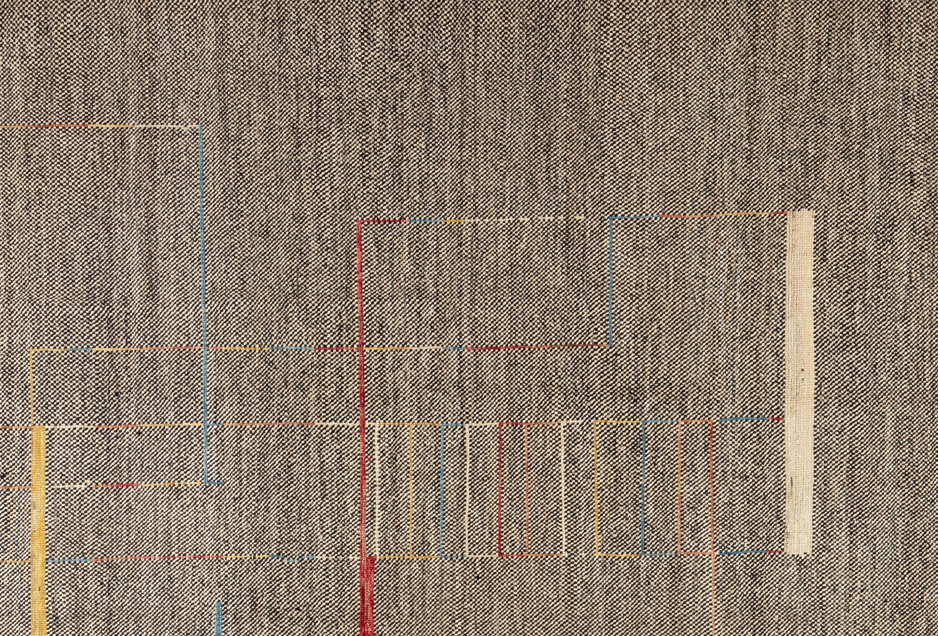 Eleva l'arredamento della tua casa con questo bellissimo tappeto marocchino, un vero capolavoro di artigianato. Caratterizzato da intricati motivi geometrici e da un'accattivante miscela di toni della terra, questo tappeto aggiunge un tocco di