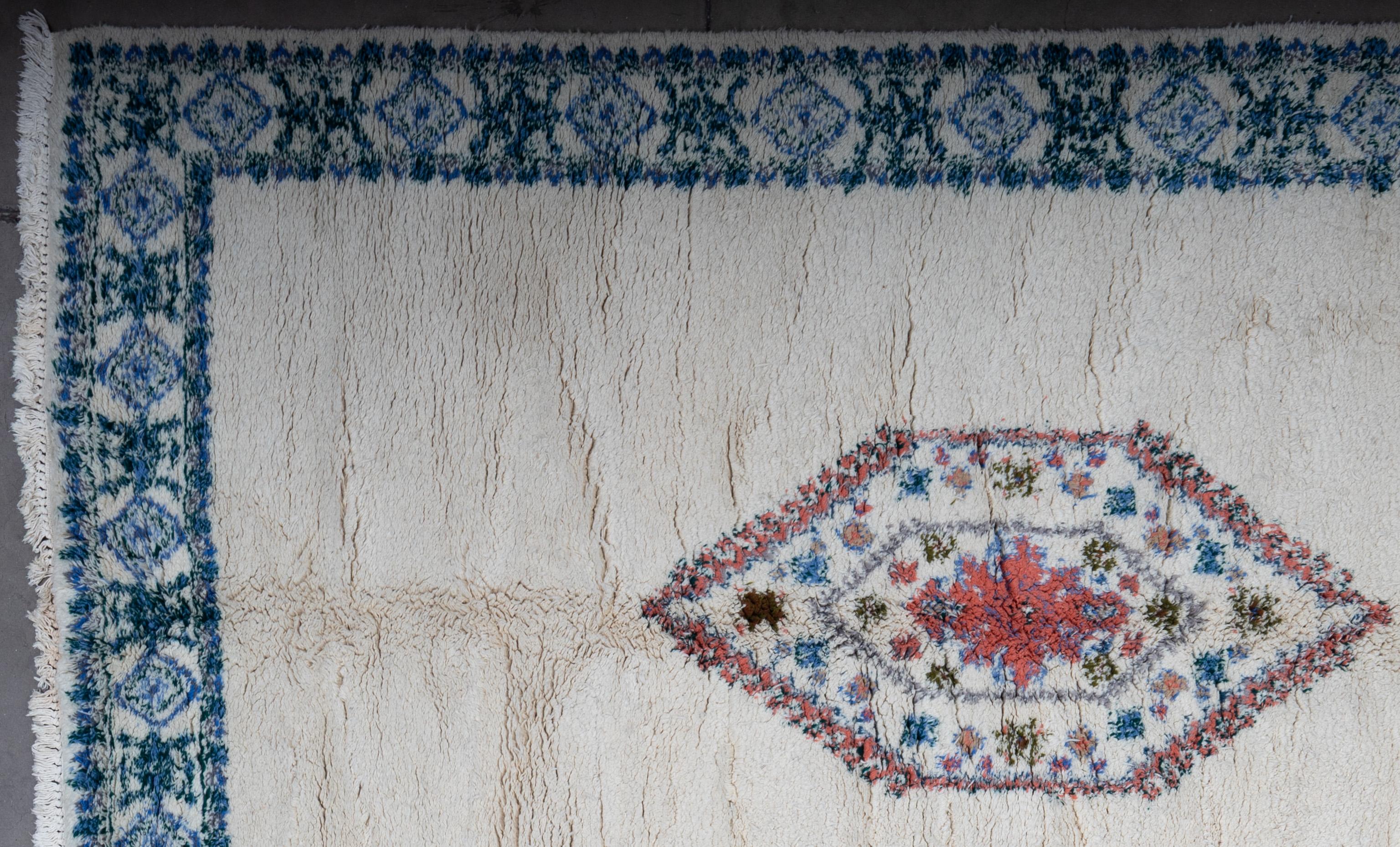 Moderno 21st Century Moroccan in vendita
