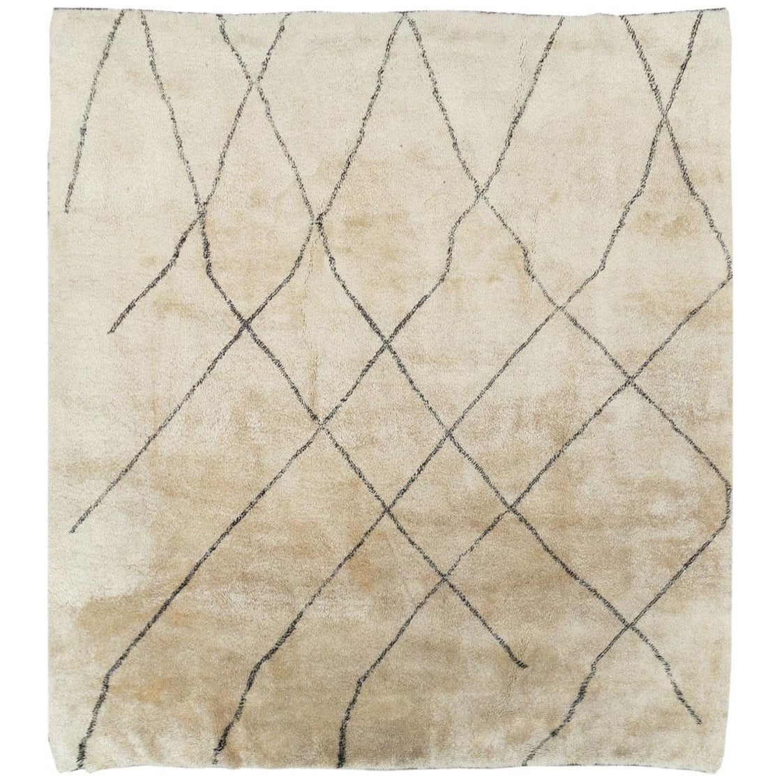 21st Century Moroccan Tribal Square Room Size Carpet (tapis du 21e siècle de style marocain tribal)