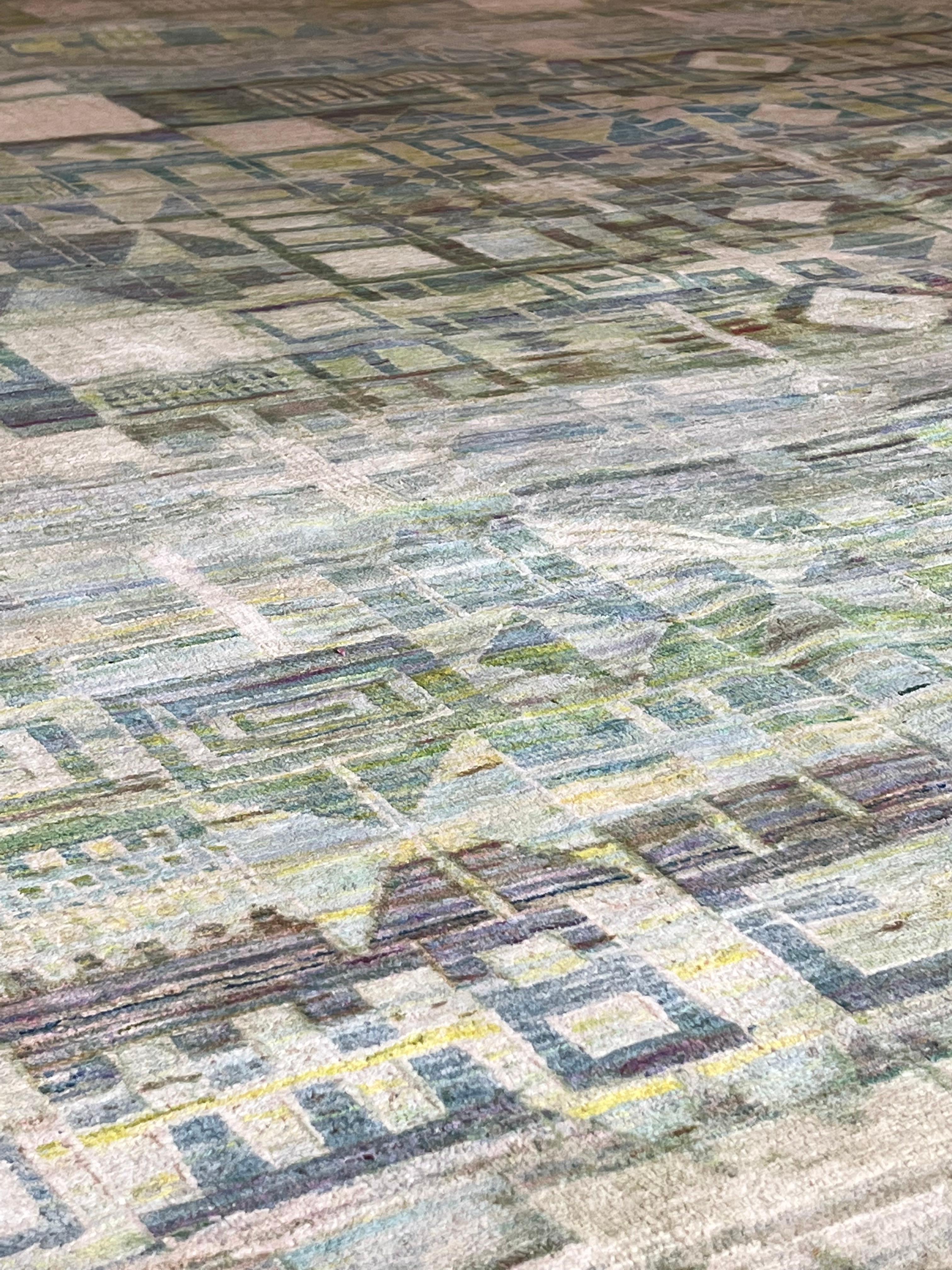 Mehrfarbiger indischer Teppich aus grüner, blauer und weißer Seide aus dem 21. Jahrhundert, ca. 2021 (Handgeknüpft) im Angebot