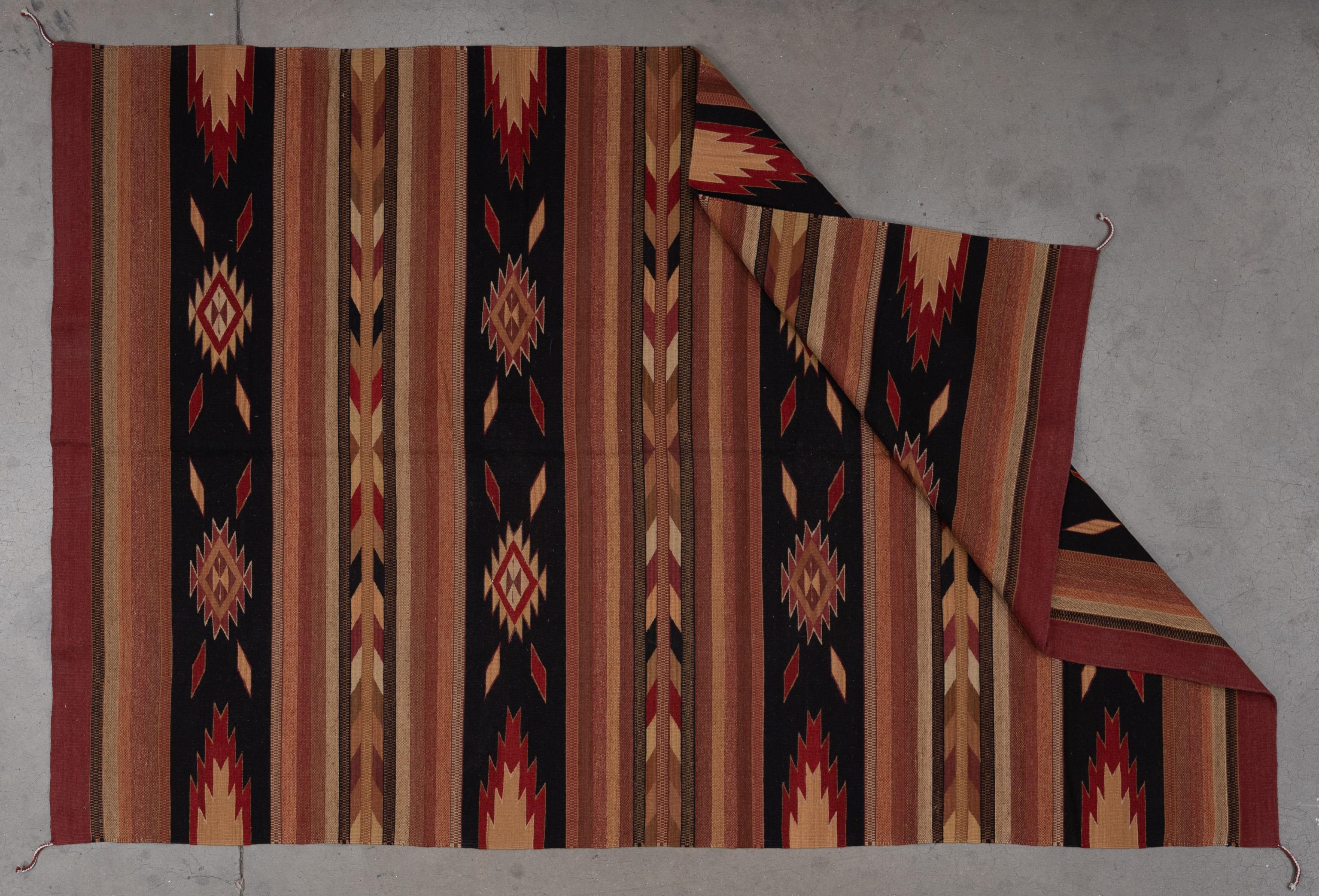 Navajo-inspirierter Teppich des 21. Jahrhunderts (Handgewebt) im Angebot