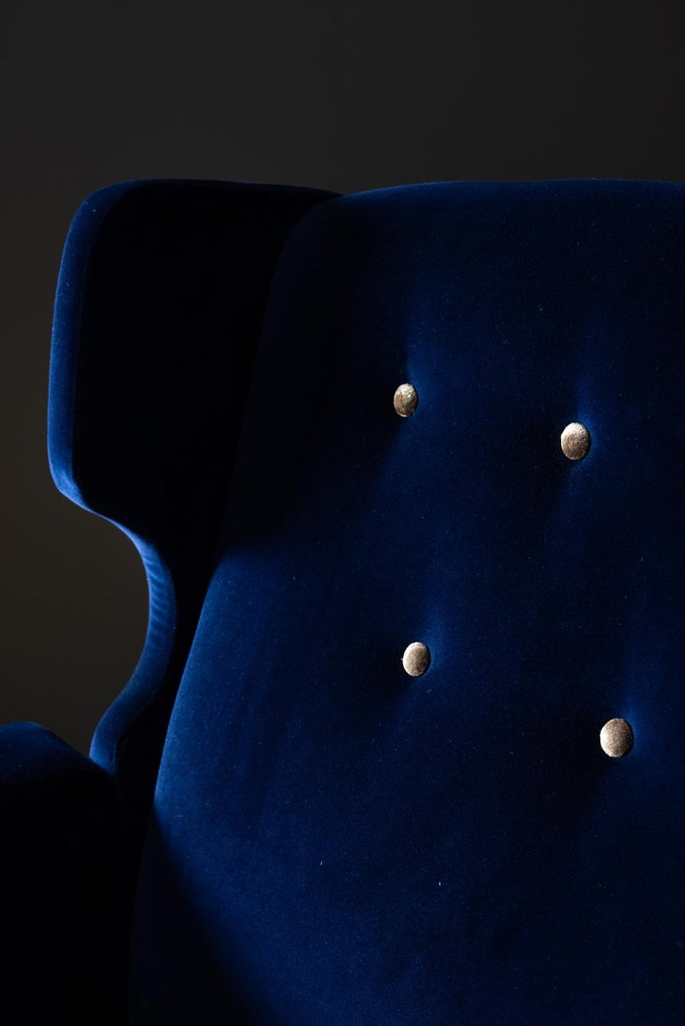 Portuguese Neoclassical Genebra Armchair in Dark Blue Velvet Handcrafted by Greenapple For Sale