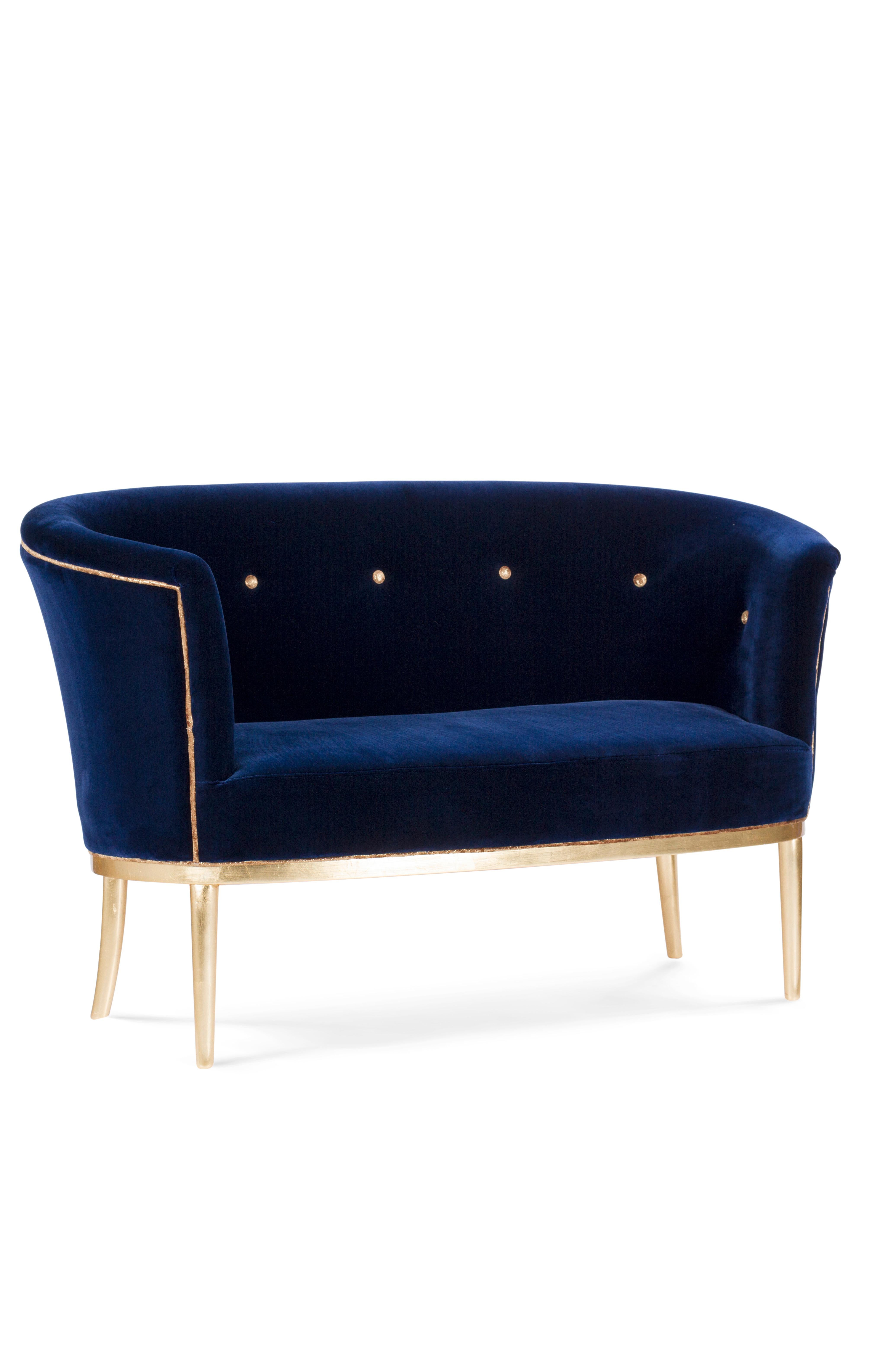 Velours Canapé Loveseat Lisboa Art Déco bleu velours feuille d'or fait à la main Portugal Greenapple en vente