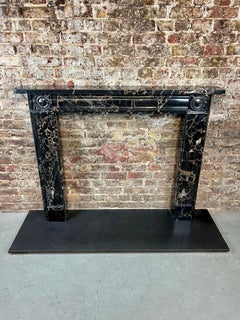 21° secolo Nero Portoro Marble Bullseye Surround