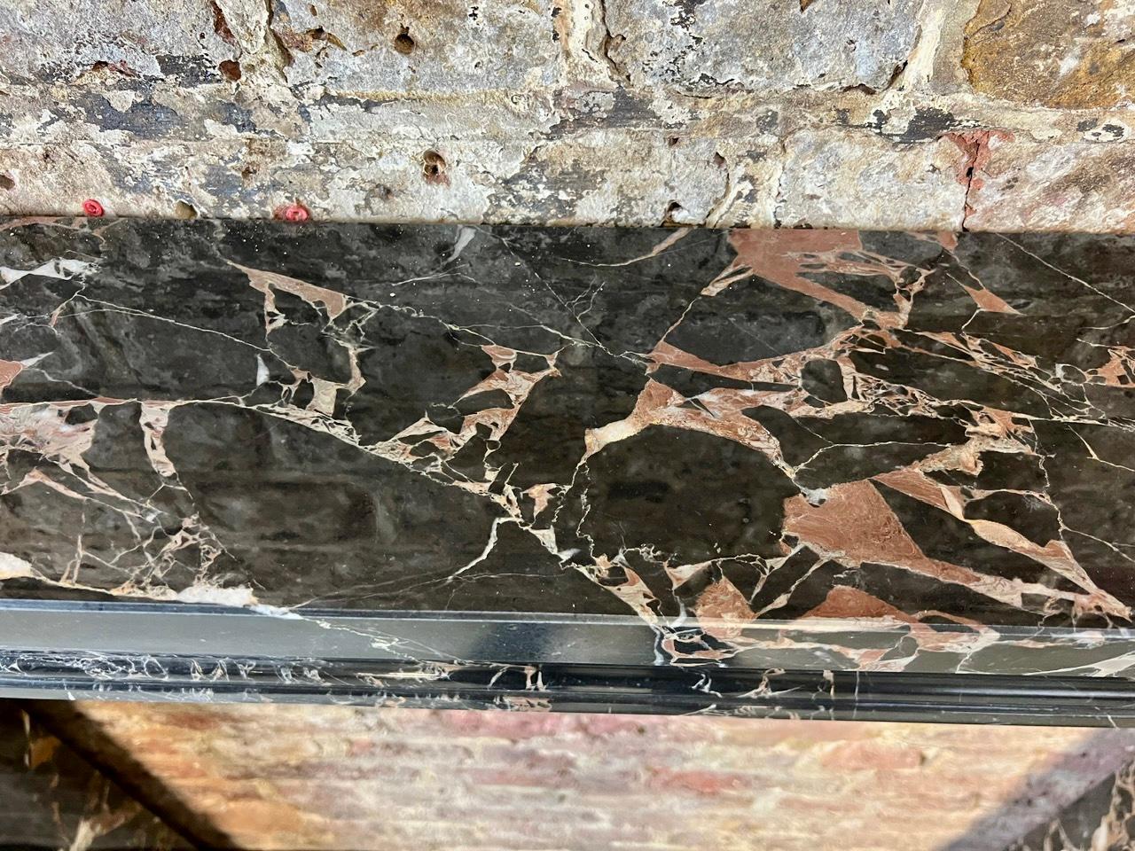 Entorno de Ojos de Buey de Mármol Nero Portoro Siglo XXI en Excelente estado para la venta en London, GB