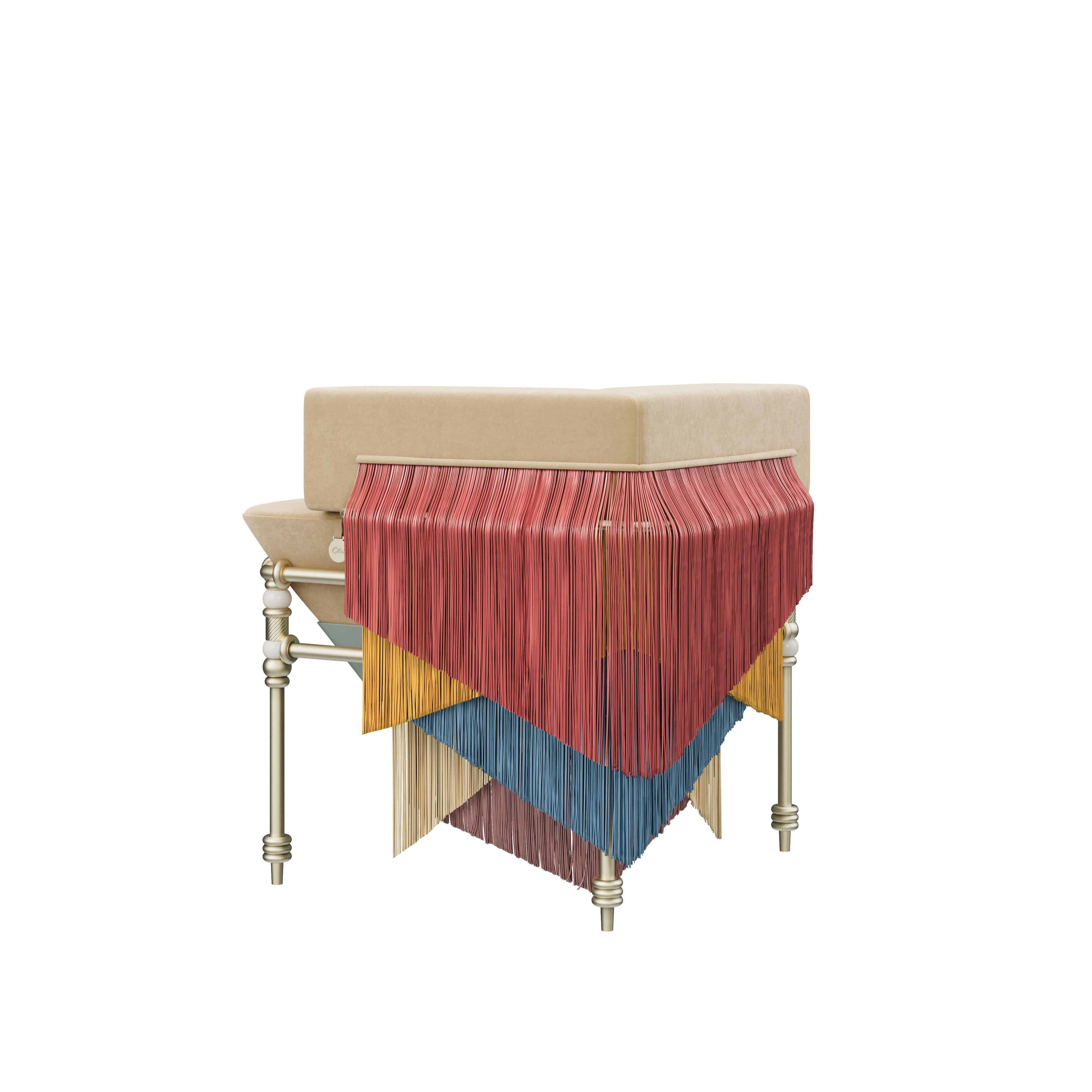Velours Chaise Seraphine à franges du 21e siècle fabriquée au Portugal par Ottiu en vente