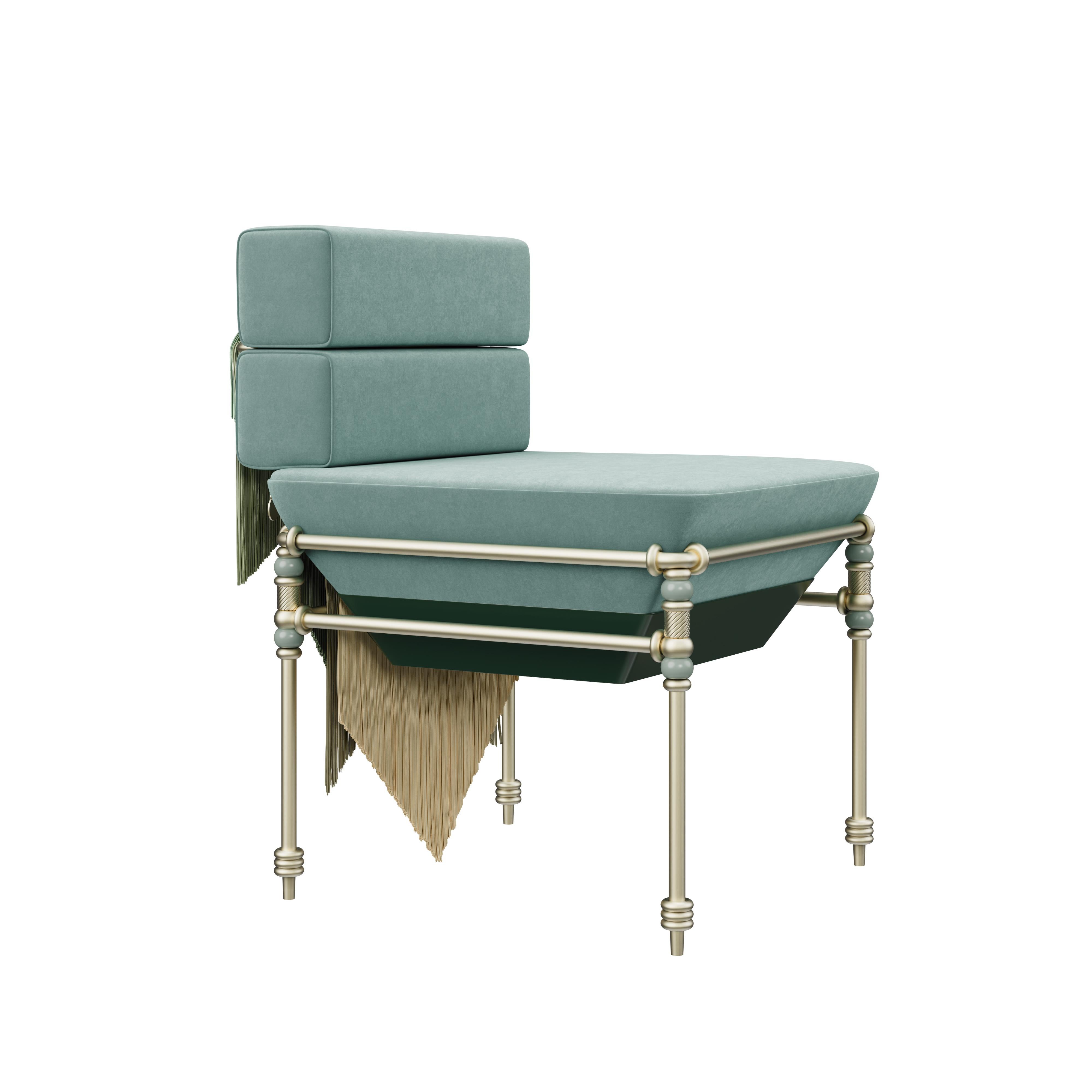XXIe siècle et contemporain Chaise de salle à manger du 21e siècle à franges en Seraphine fabriquée au Portugal en vente