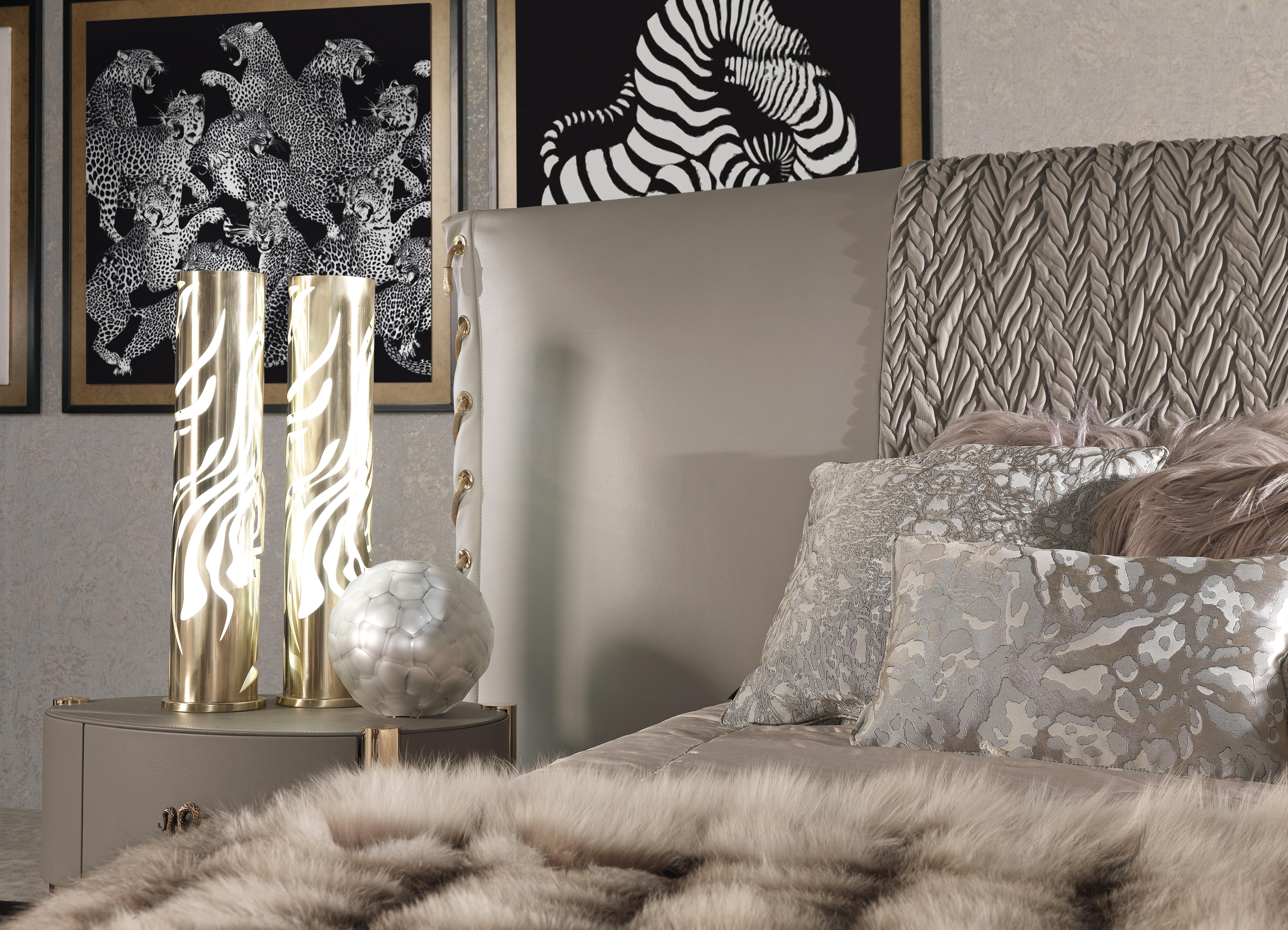 Nilo-Bett aus Leder des 21. Jahrhunderts von Roberto Cavalli Home Interiors im Angebot 1
