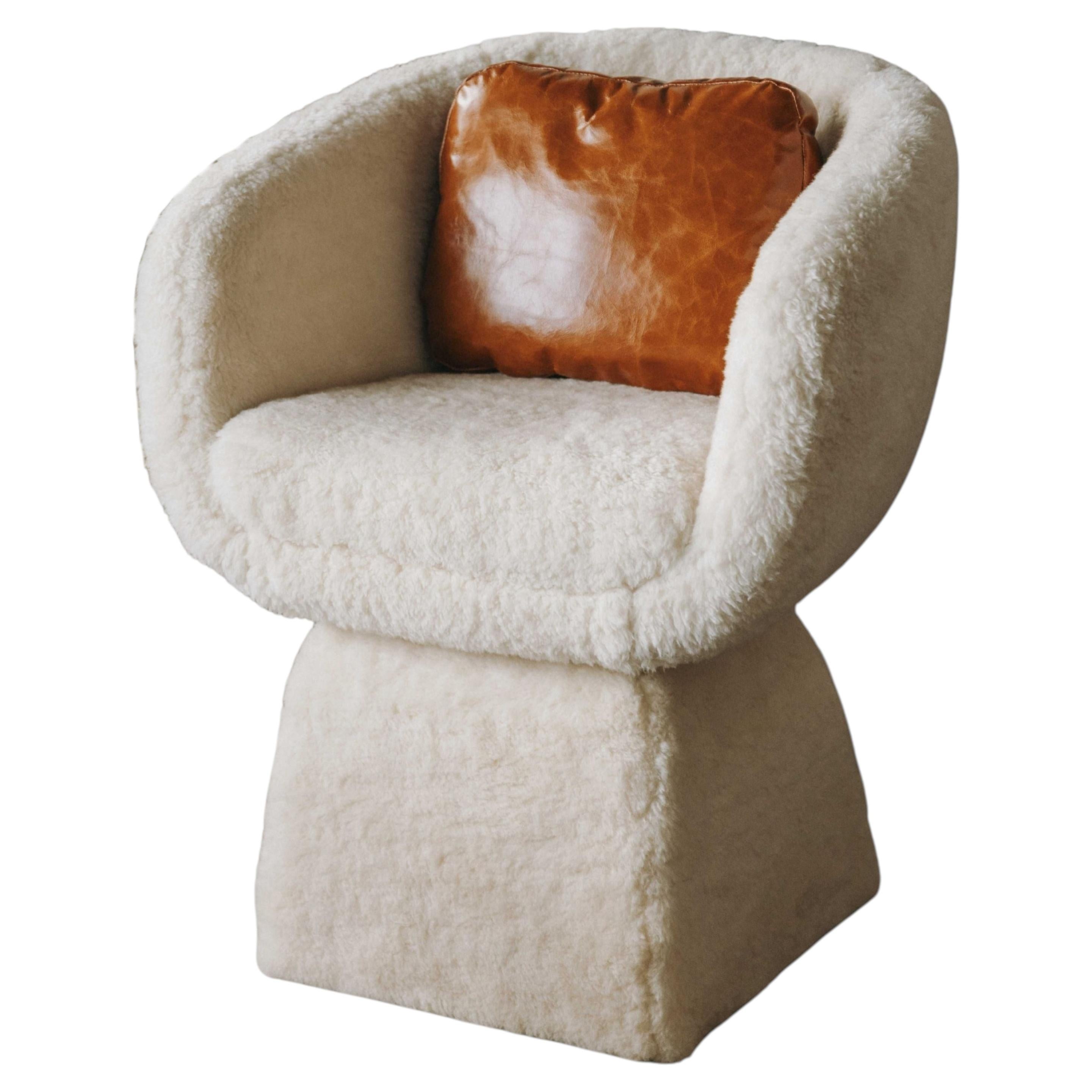 21st Century Oscar Chair, in a COM Fabric, by Duistt