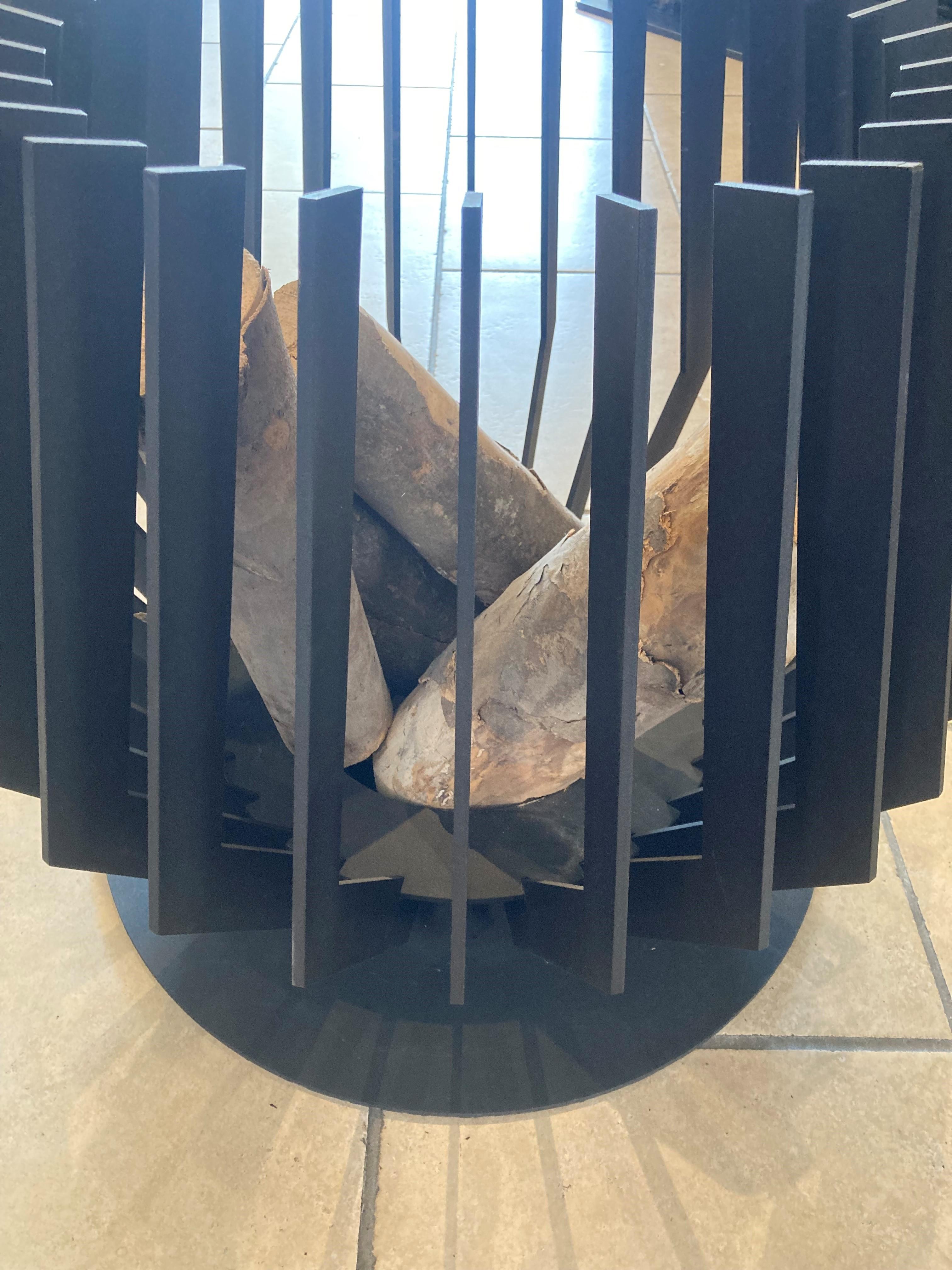 21st Century Outdoor Holz brennende Feuerstelle (Geschwärzt) im Angebot