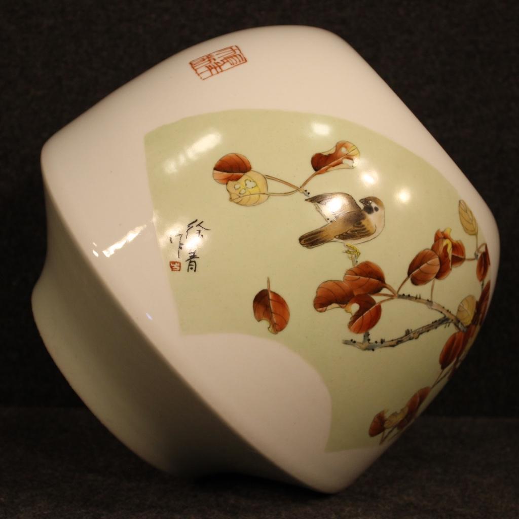 Vase chinois du 21e siècle en céramique peinte et émaillée, 2000 4