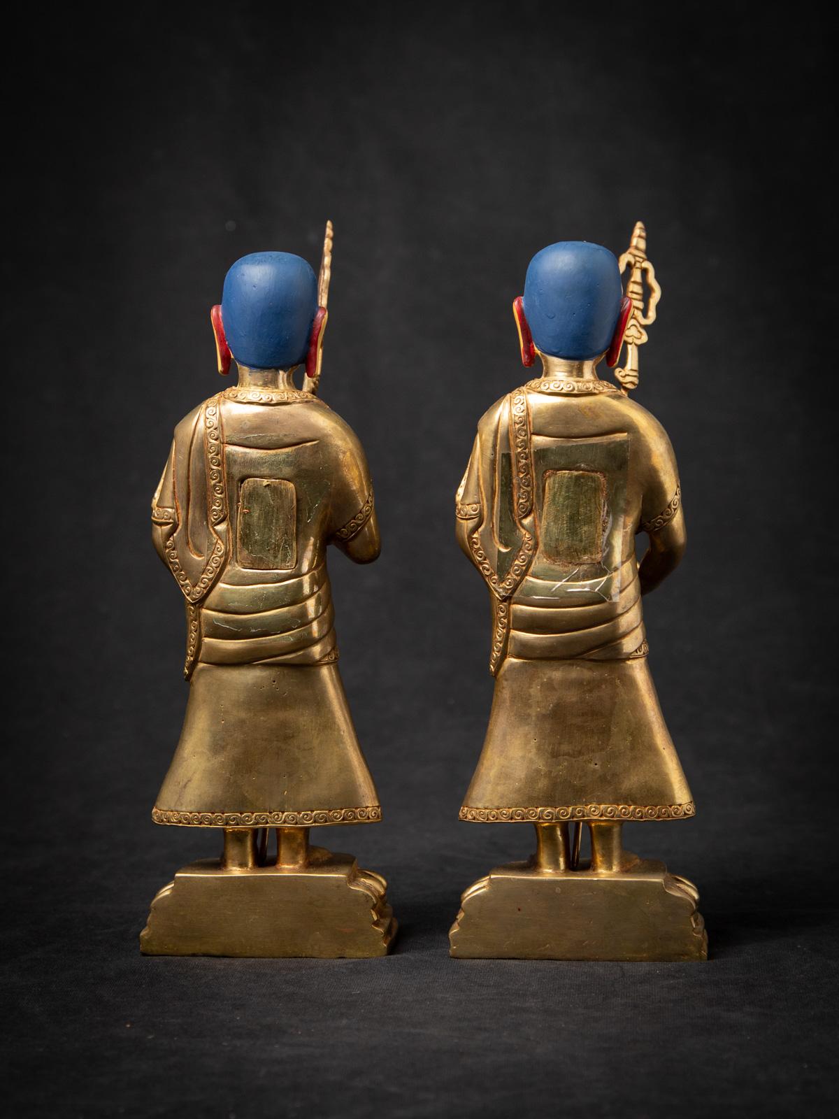 21st Century Pair of bronze Nepali Monk statues from Nepal In Good Condition For Sale In DEVENTER, NL