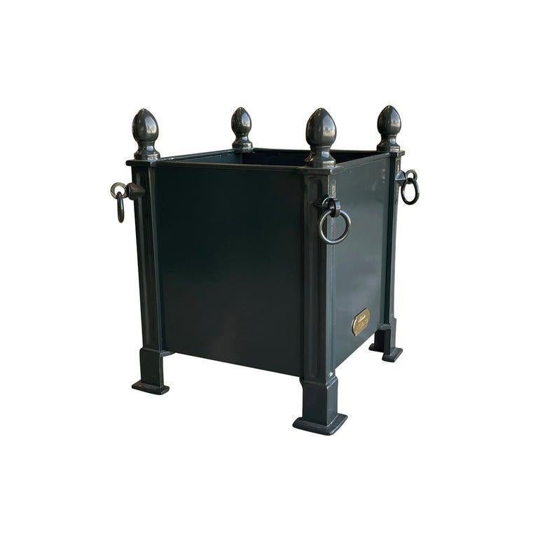 XXIe siècle et contemporain Paire de jardinières d'orangerie noire françaises du 21e siècle en vente