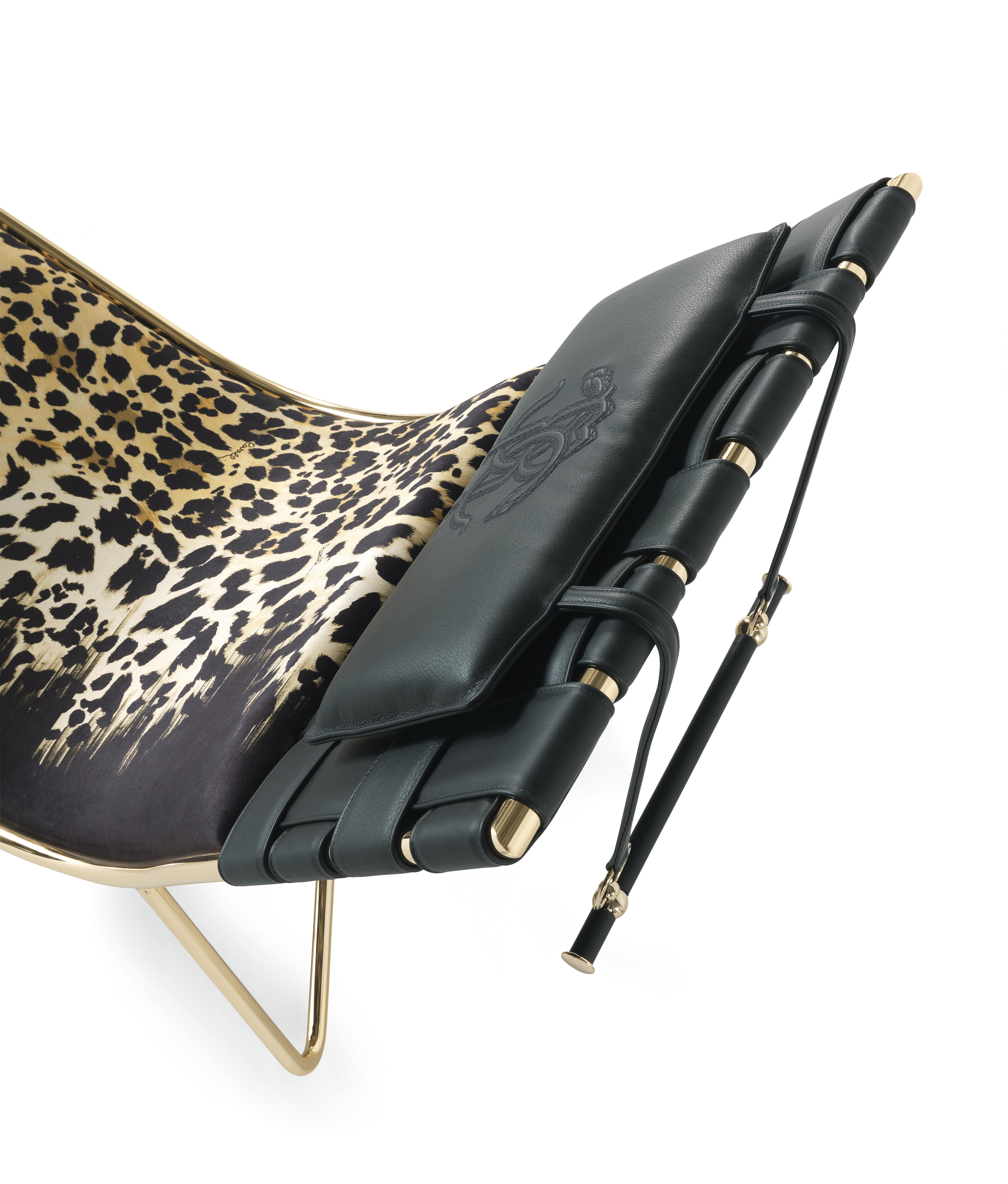 Italian 21st Century Papeete Chaise Lounge in Fabric by Roberto Cavalli Home Interiors For Sale