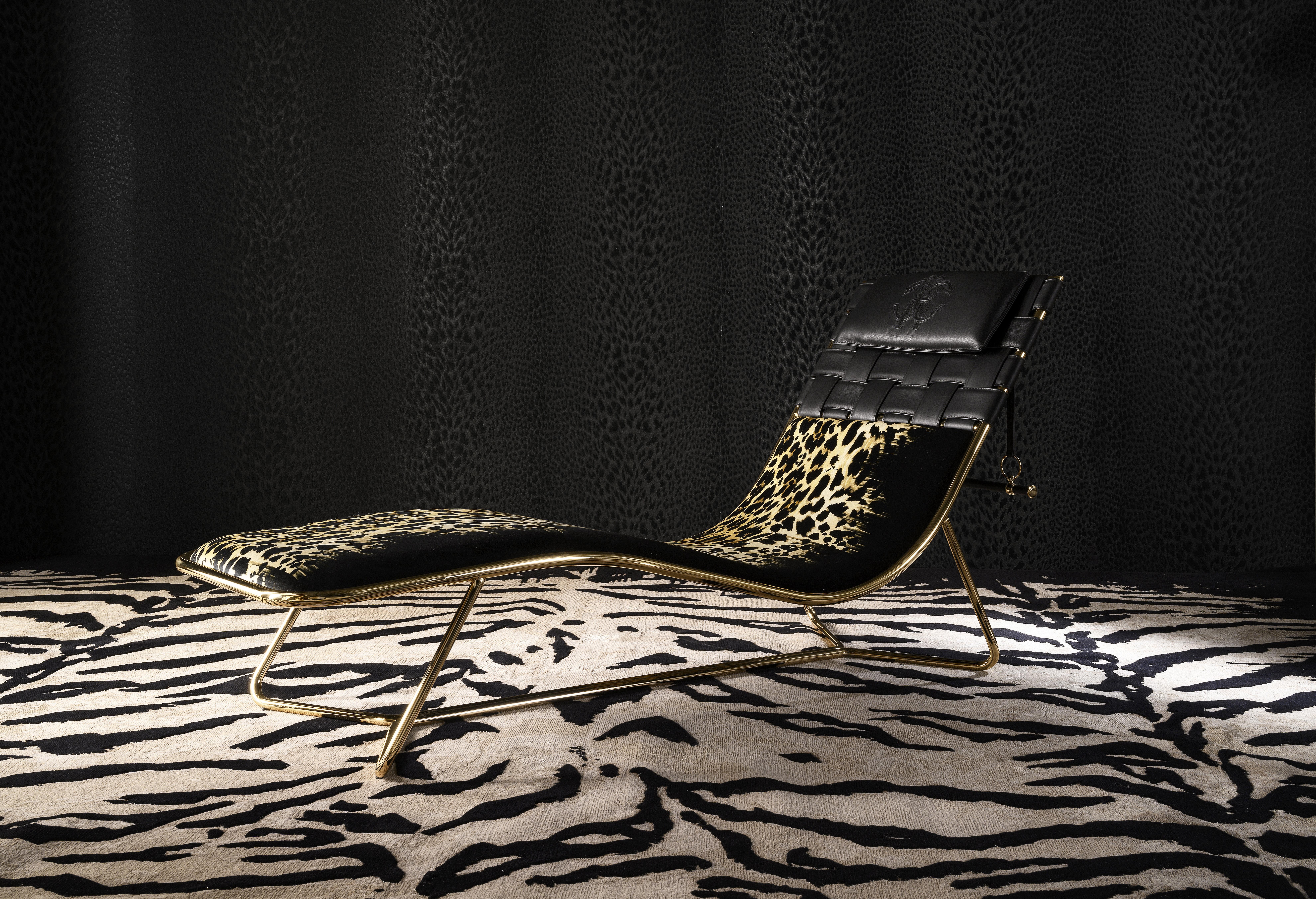 Contemporary 21st Century Papeete Chaise Lounge in Fabric by Roberto Cavalli Home Interiors For Sale