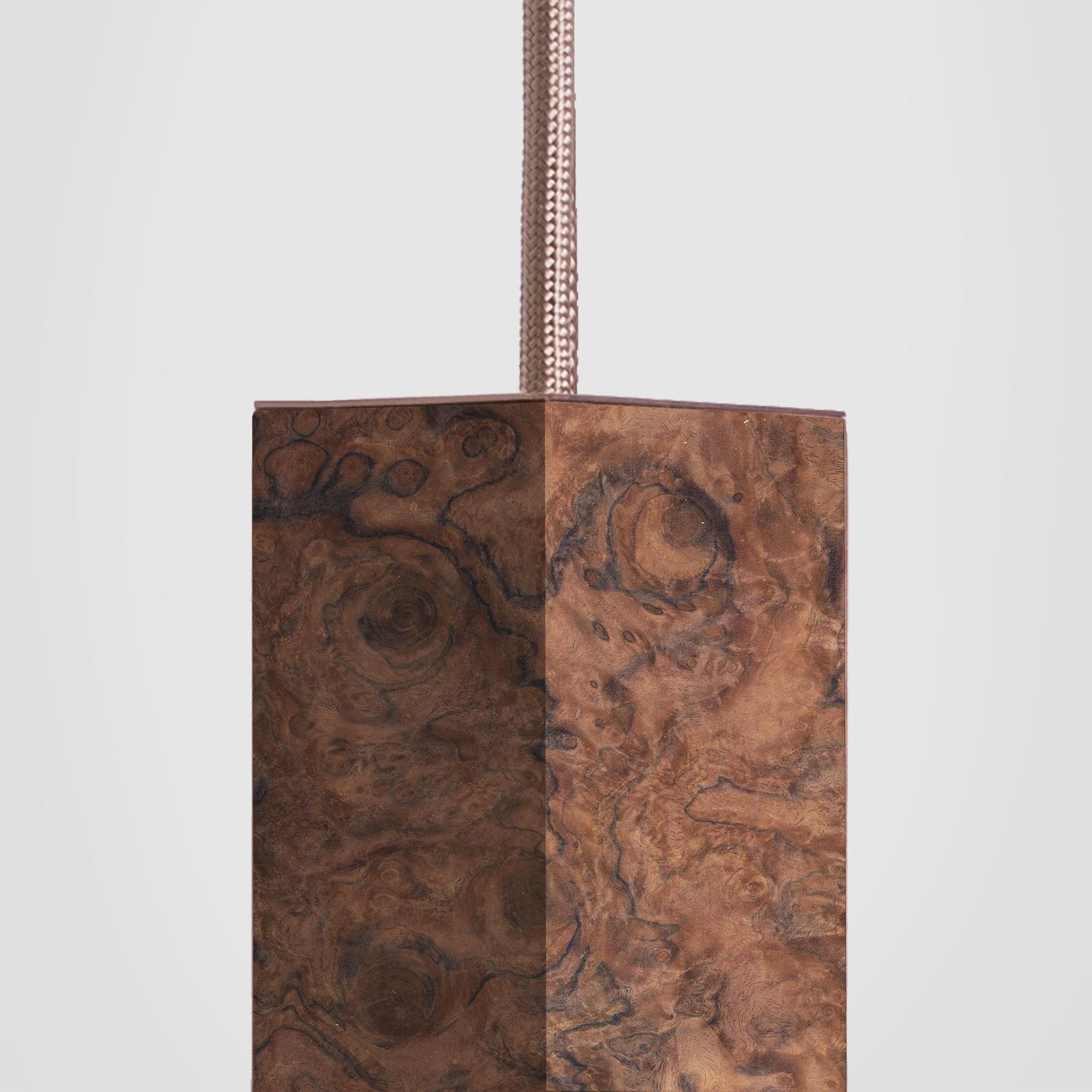 italien Lampe suspendue moderne et minimaliste en bois de noyer de Formaminima en vente