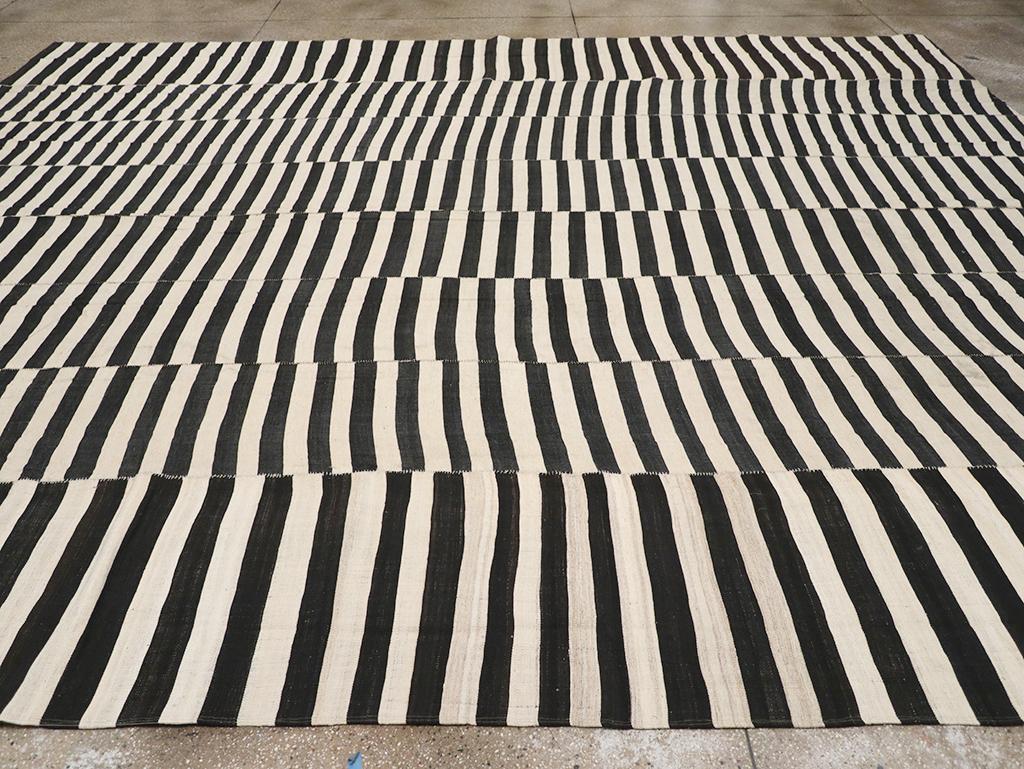 Alfombra Persa Kilim de Tejido Plano del Siglo XXI Tamaño de la Habitación Grande en Nuevo estado para la venta en New York, NY