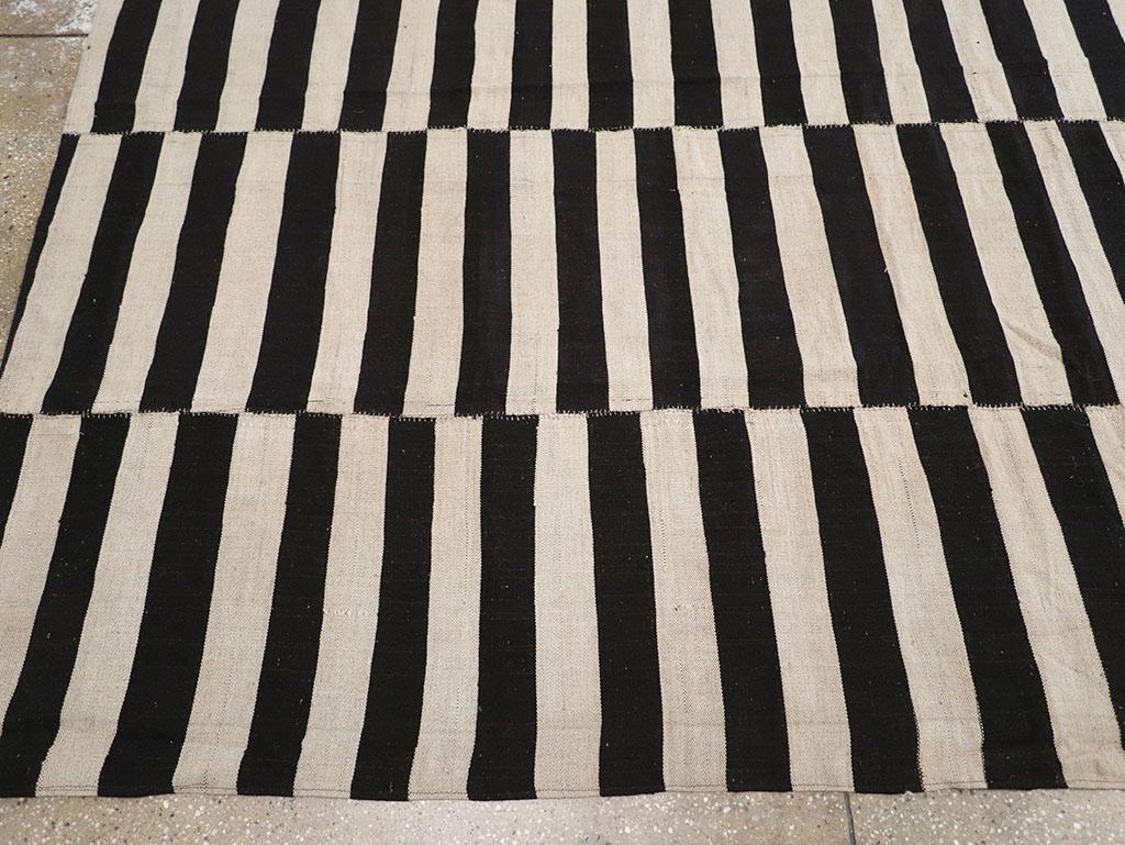 Persischer Flachgewebe-Kilim des 21. Jahrhunderts Großer Teppich in Zimmergröße im Zustand „Neu“ im Angebot in New York, NY