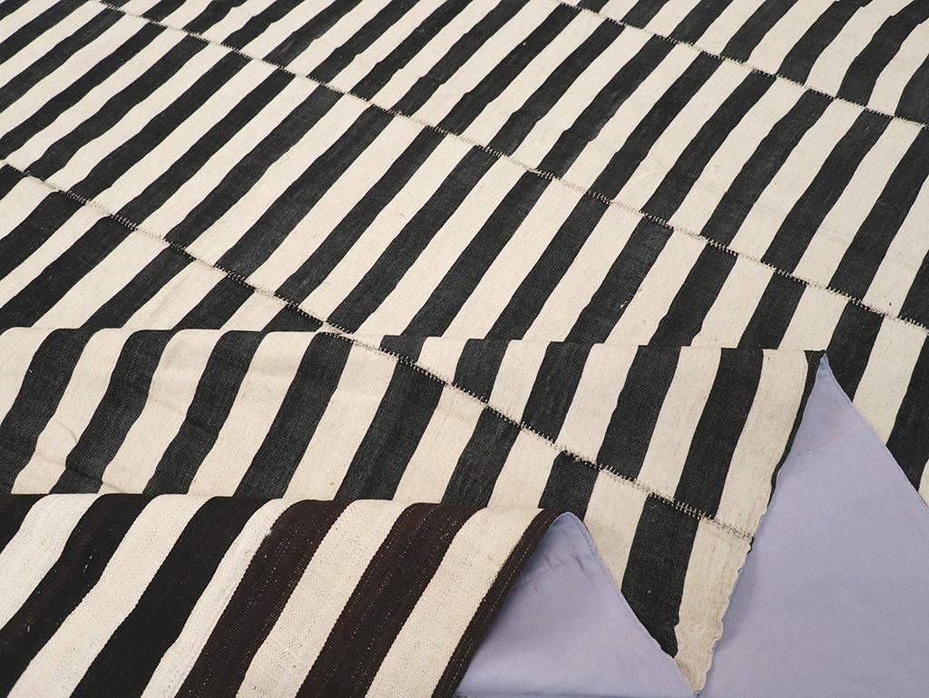 Alfombra Persa Kilim de Tejido Plano del Siglo XXI Tamaño de la Habitación Grande en venta 1