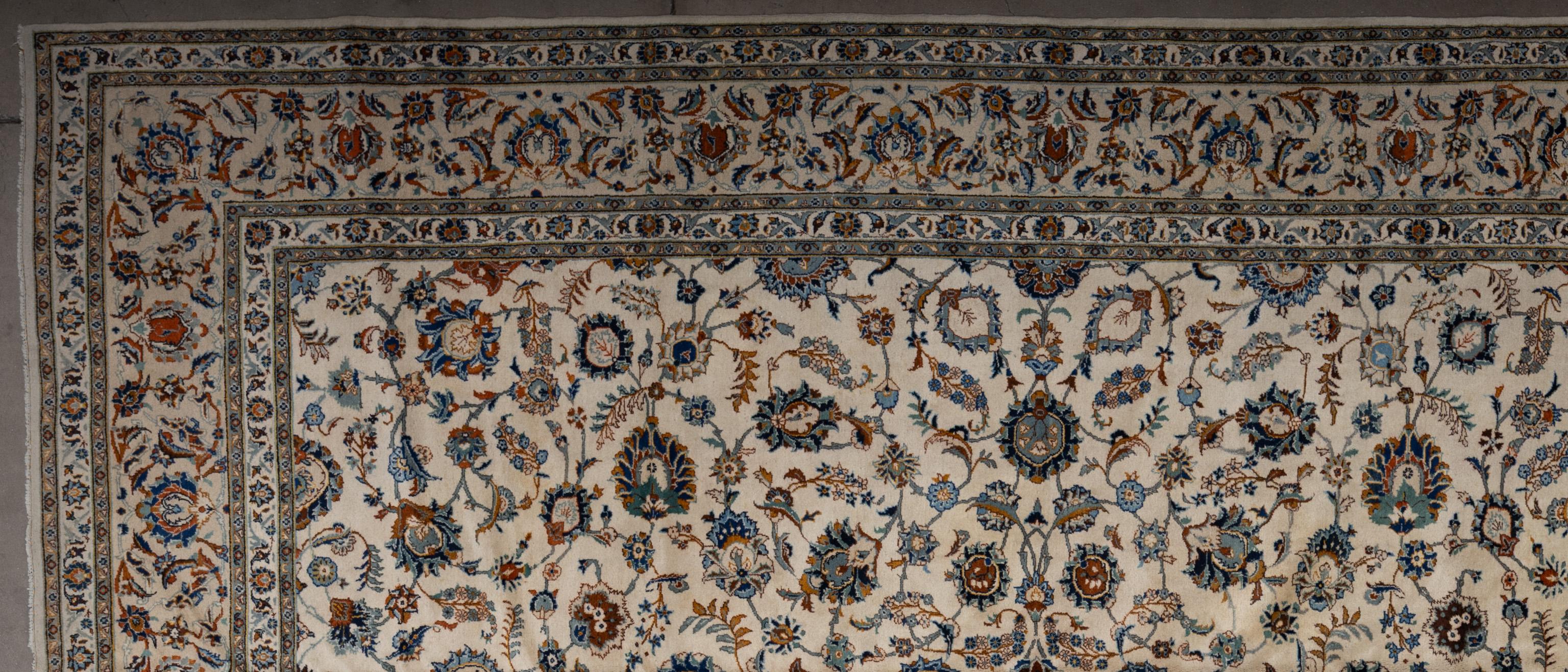 Perse Le Kashan persan du 21e siècle en vente