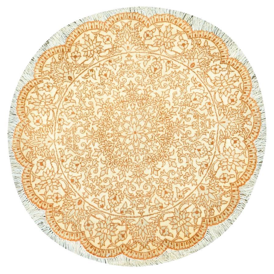 Tapis rond persan en soie Quom du 21e siècle par Galerie Shabab en vente