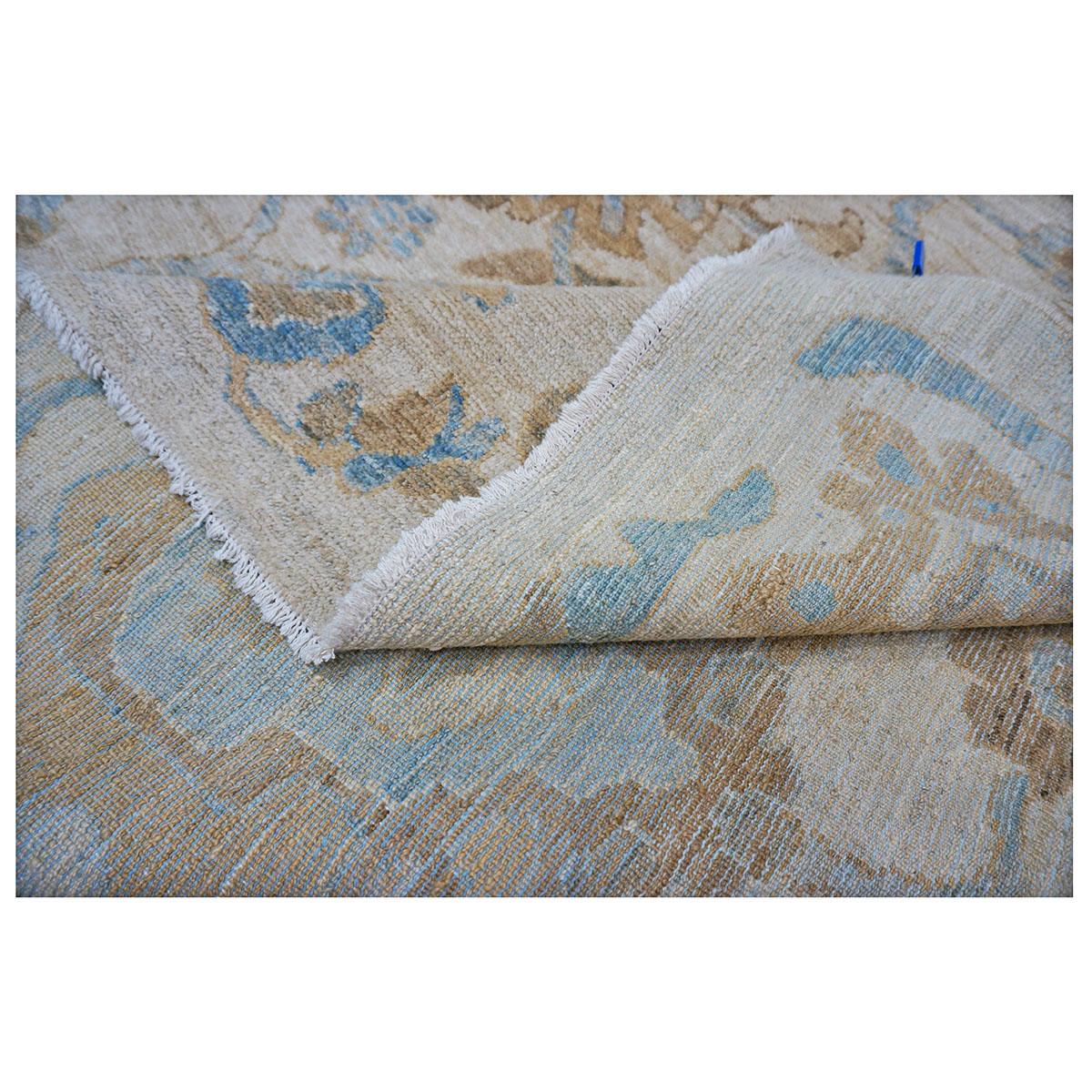 Tapis persan Sultanabad du 21e siècle en laine fait à la main ivoire, brun clair et bleu 10x14 en vente 2