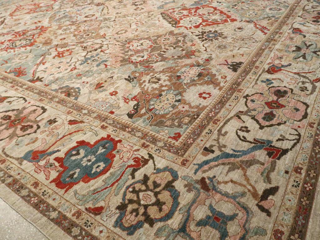 Persischer Sultanabad-Teppich in Übergröße aus dem 21. Jahrhundert (Wolle) im Angebot