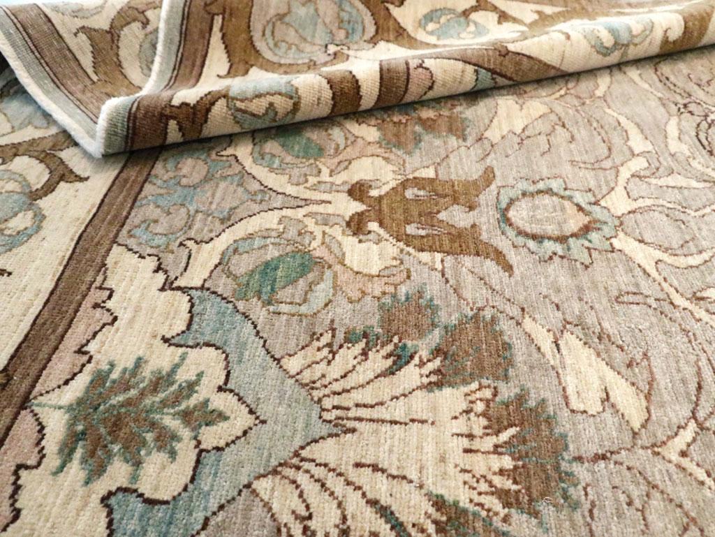 Laine Tapis moderne persan de Tabriz du 21e siècle en vente