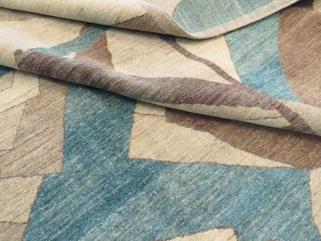 Moderner persischer Täbris-Teppich in Zimmergröße aus dem 21. Jahrhundert (Wolle) im Angebot