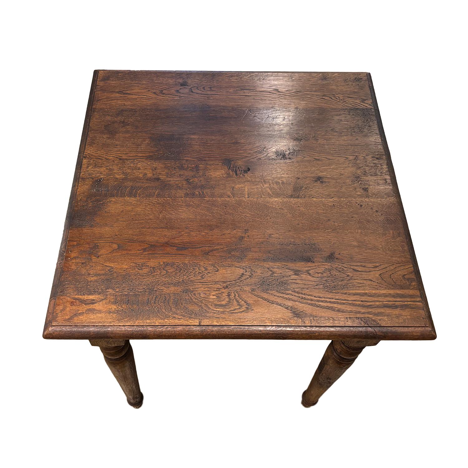 21st Century Petite French Pinewood Side Table In Good Condition For Sale In West Palm Beach, FL