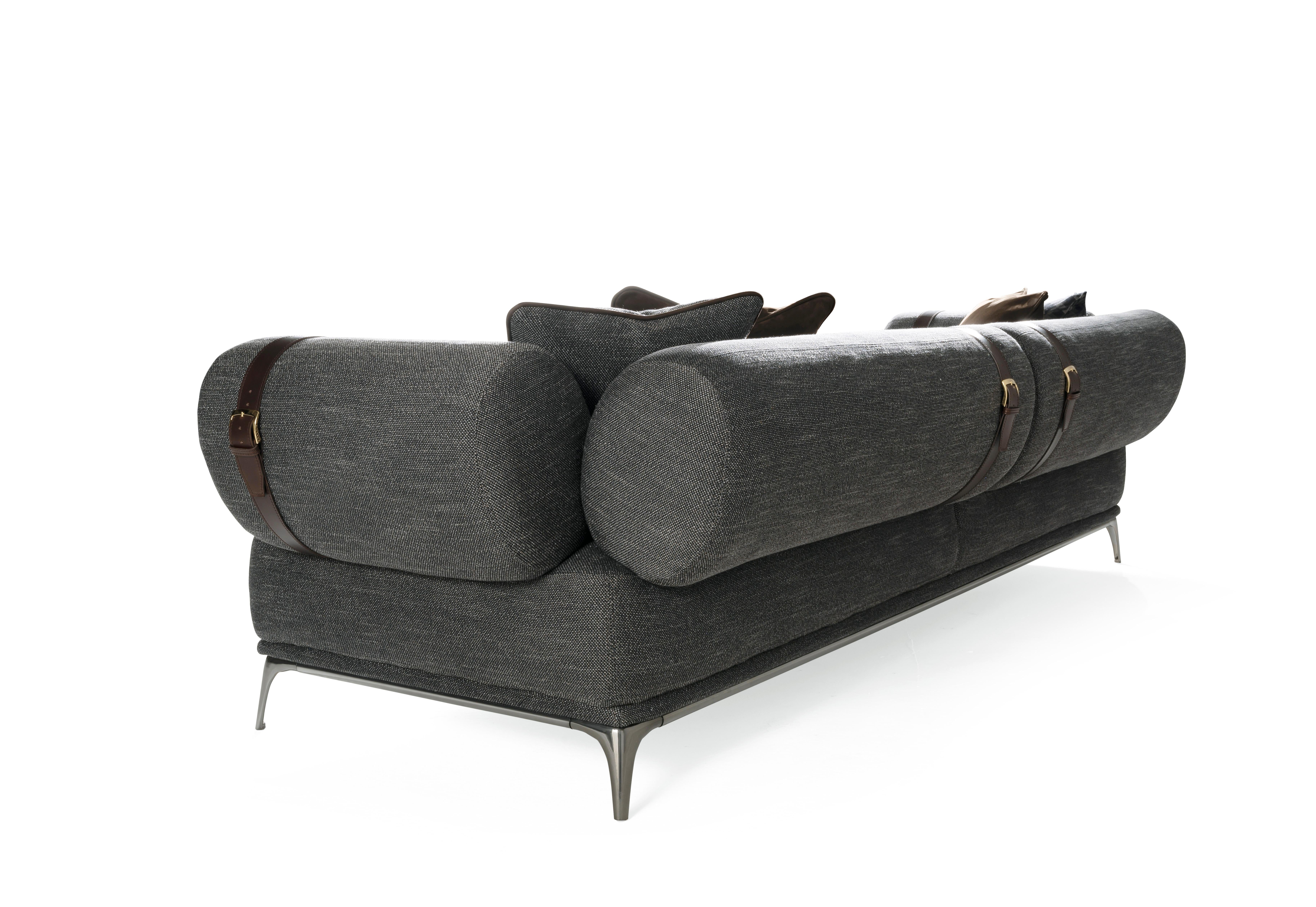 21st Century Phoenix Sofa in Fabric by Gianfranco Ferré Home In New Condition For Sale In Cantù, Lombardia