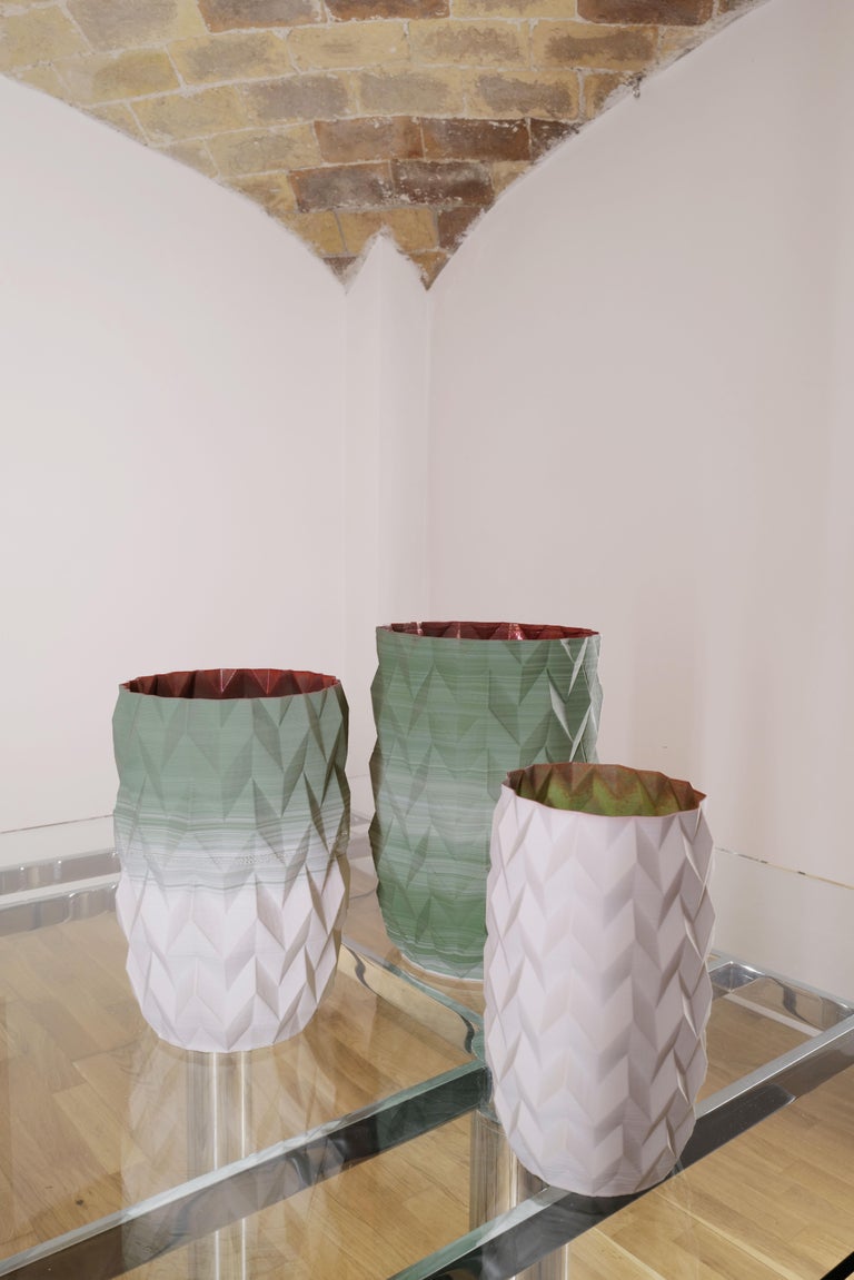 21st Century Porcelain Pleated Set of 3 Vases Hand Painted Glazed Faience, Italy For Sale 3