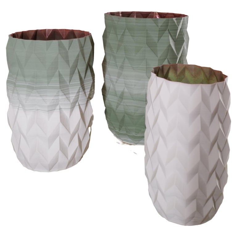 21st Century Porcelain Pleated Set of 3 Vases Hand Painted Glazed Faience, Italy For Sale 5