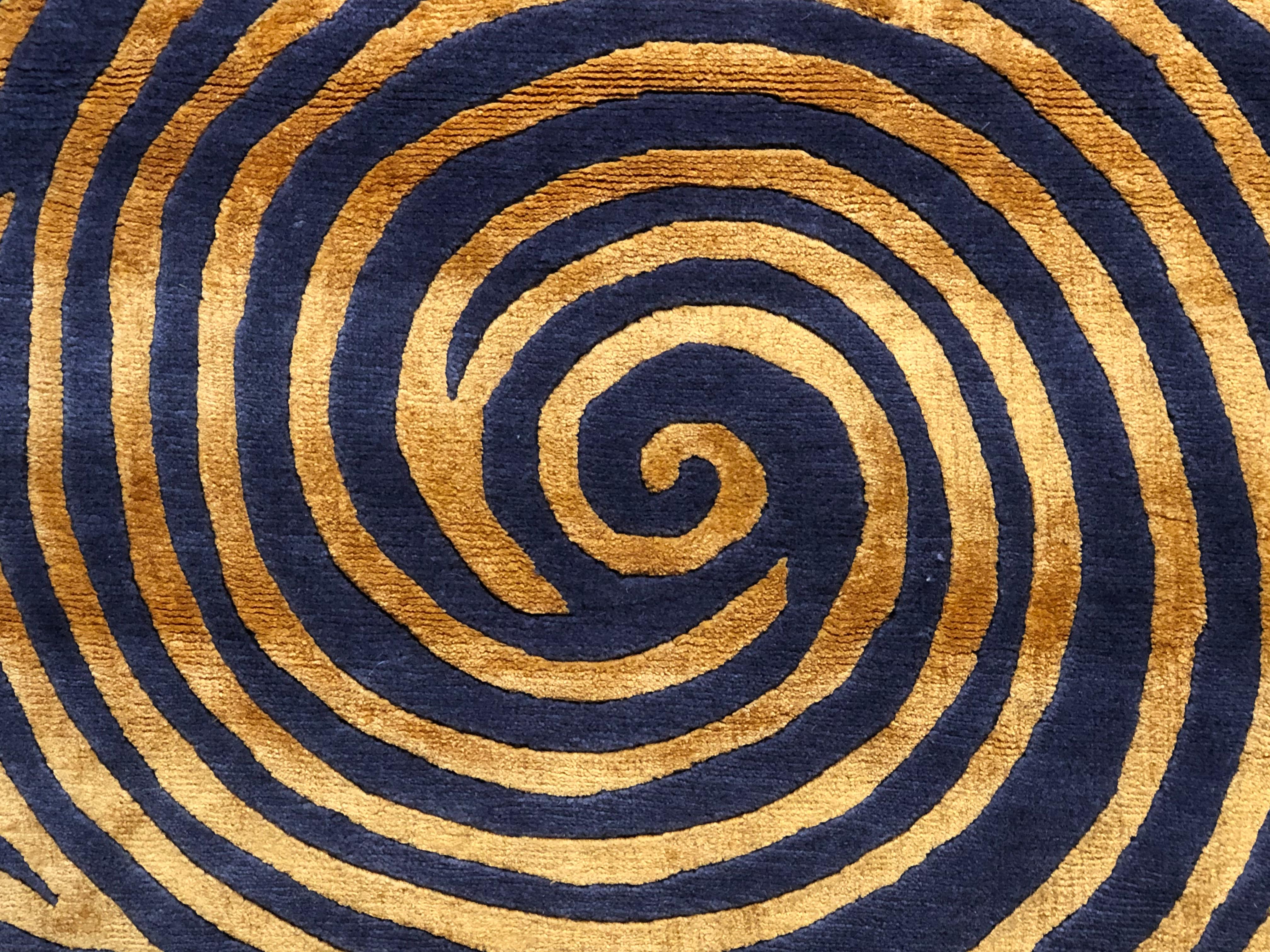 Lila und orangefarbener Wolkenteppich des 21. Jahrhunderts  von Mauro Lovi, nur 12000 (Wolle) im Angebot