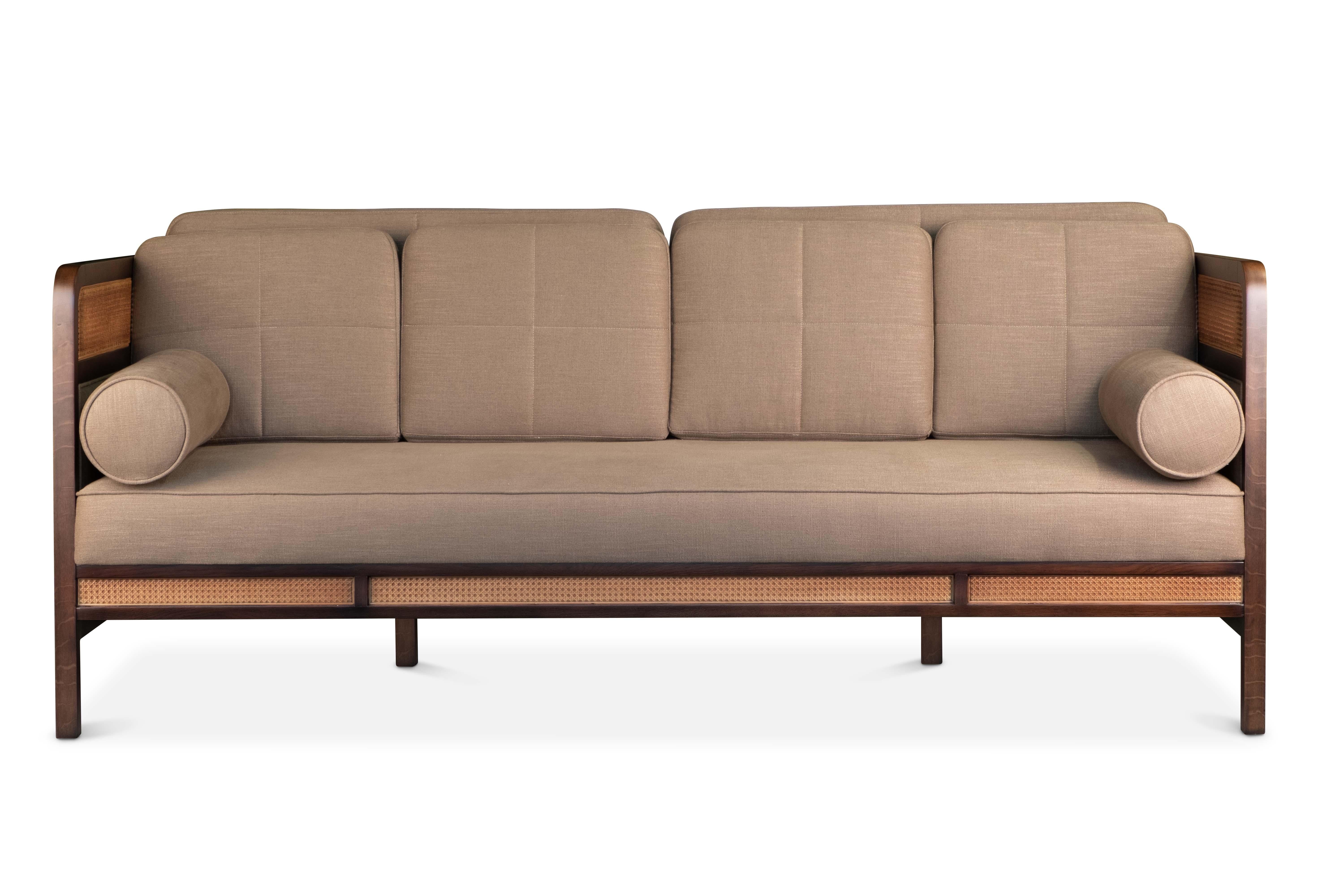 XXIe siècle et contemporain Canapé Crockford du 21ème siècle en rotin, noyer et Wood, fabriqué au Portugal par Wood Tailors en vente